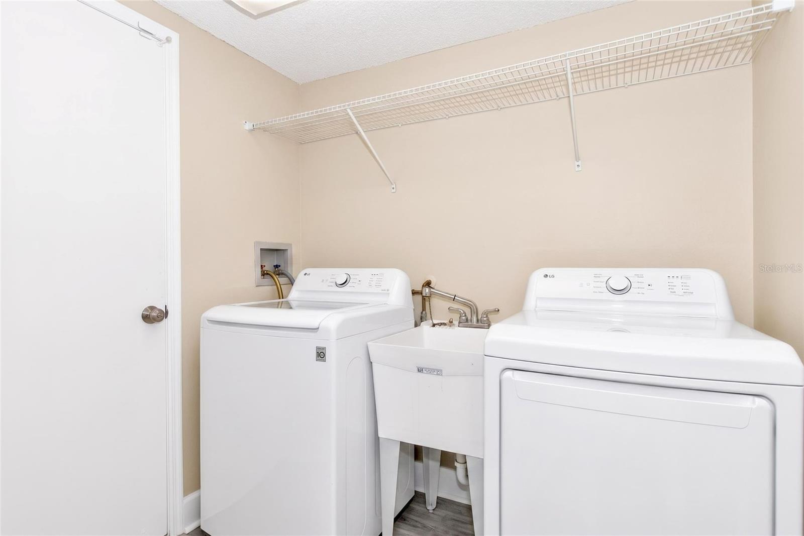 2524 W Brook Ln Property Photo 21