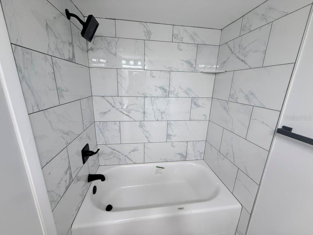3300 Cove Cay Dr #2a Property Photo 5