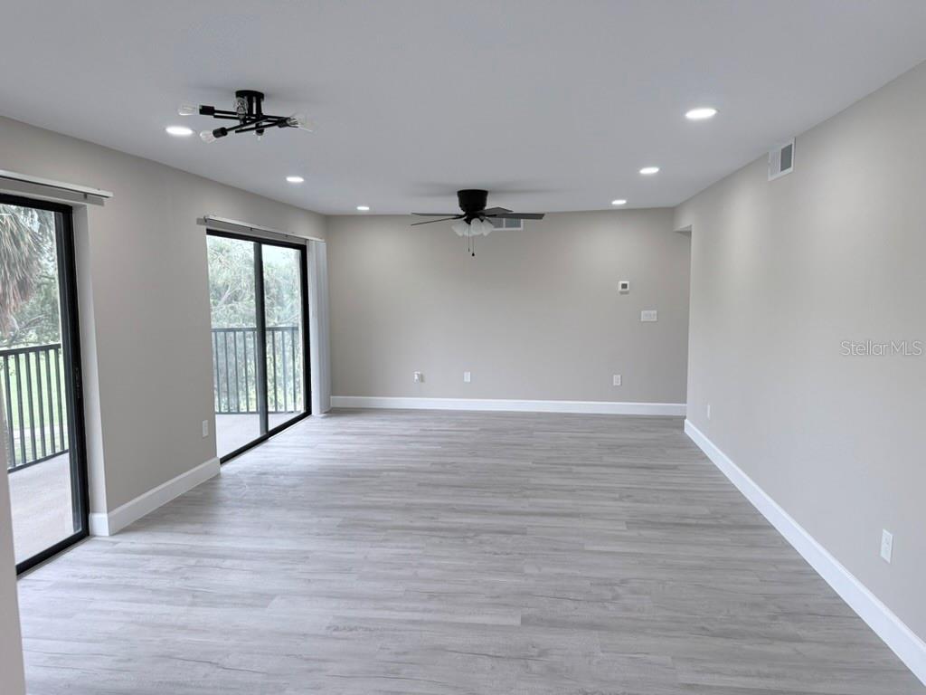 3300 Cove Cay Dr #2a Property Photo 18