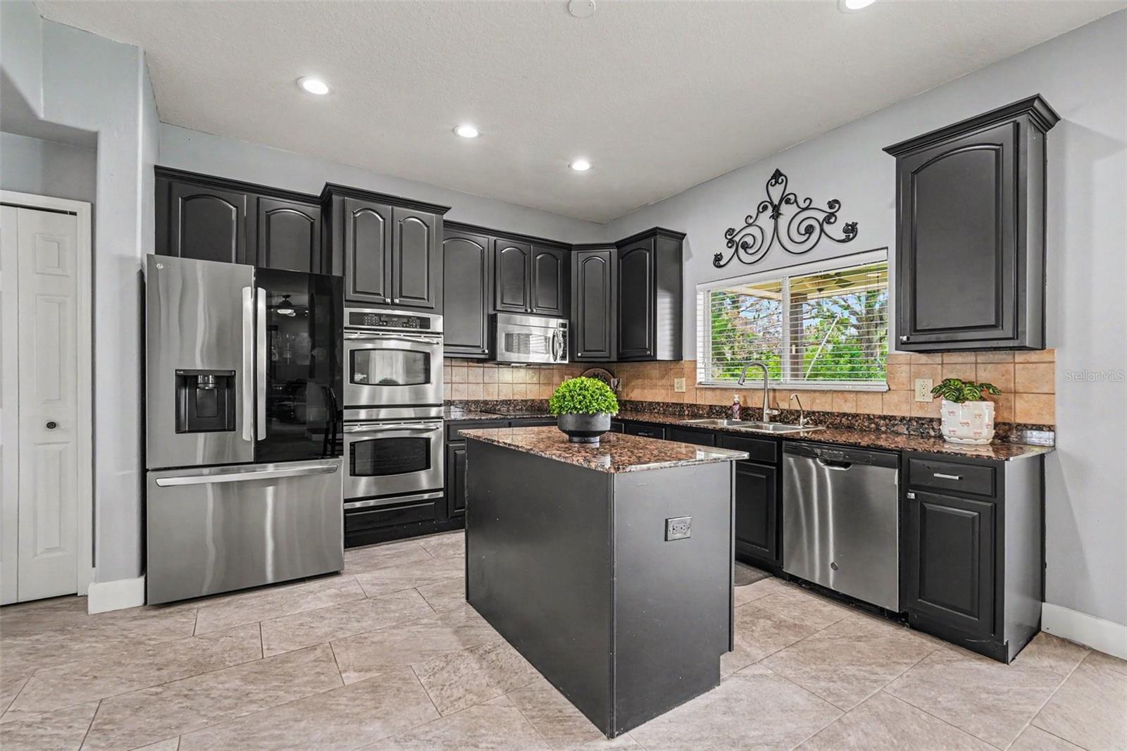 12915 Carlington Ln Property Photo 11