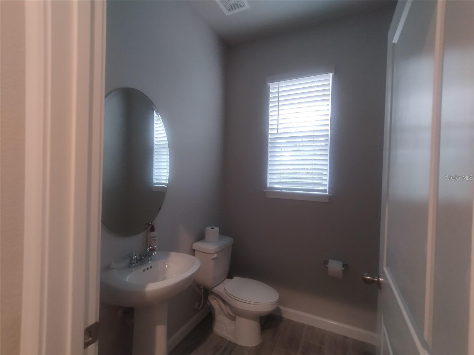 26010 Woven Wicker Bnd Property Photo 7