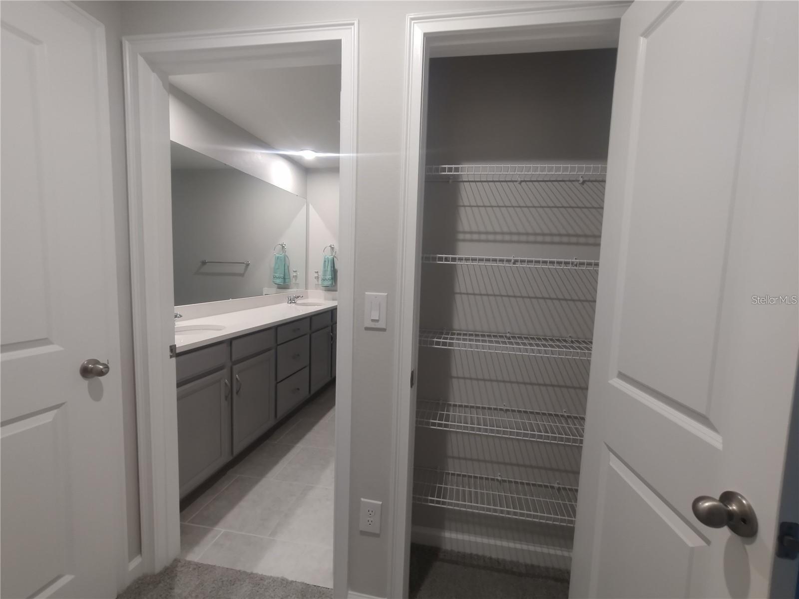 26010 Woven Wicker Bnd Property Photo 18