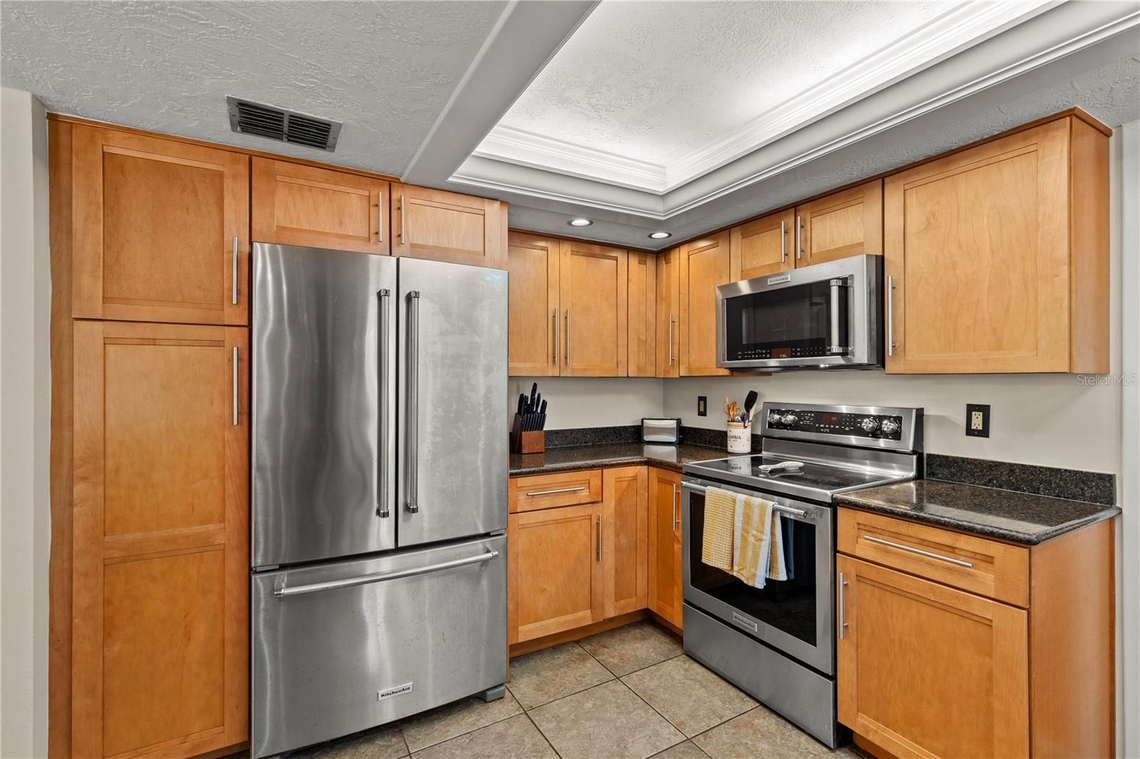 3153 Carlos Dr Property Photo 12