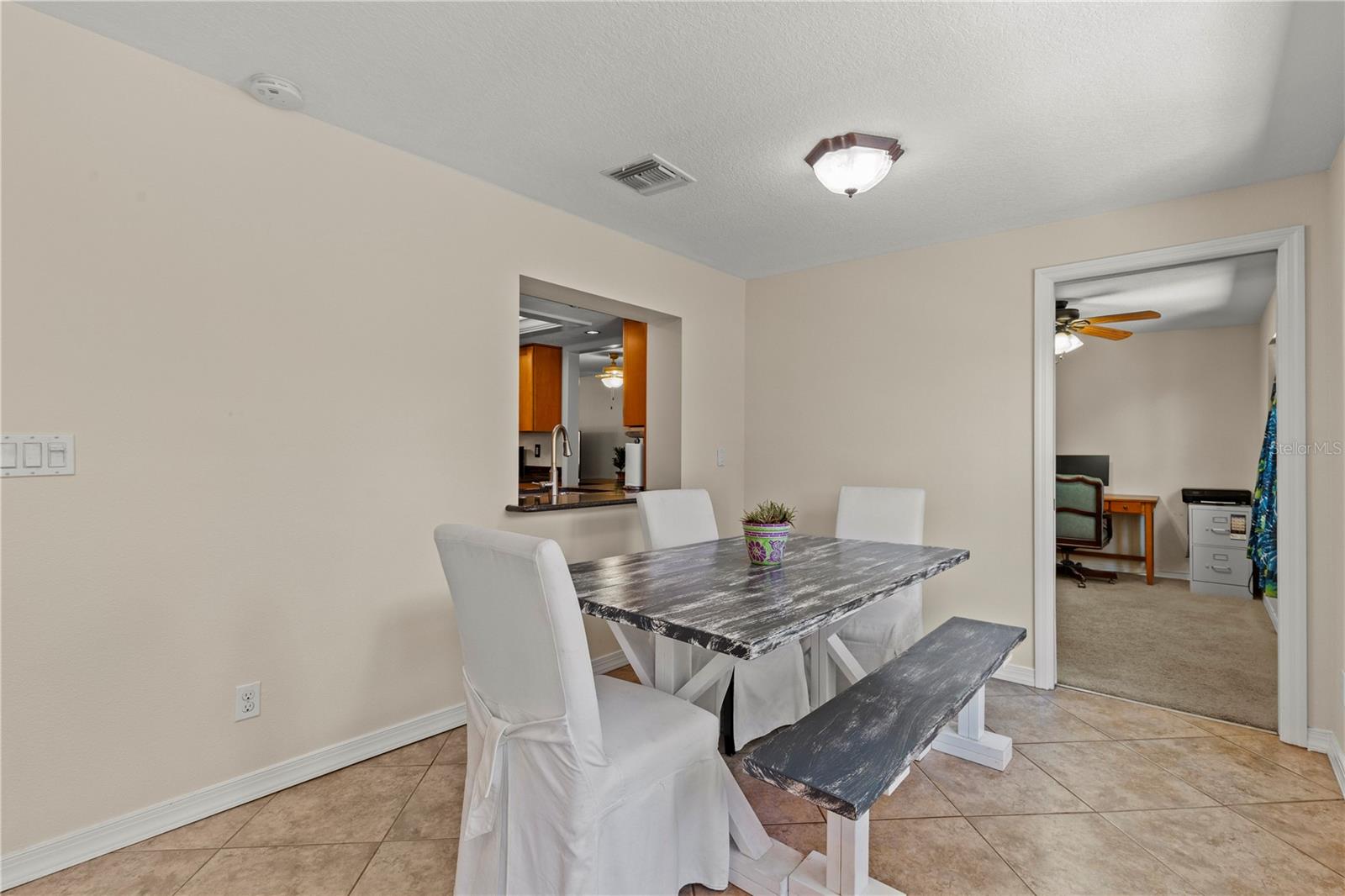3153 Carlos Dr Property Photo 15