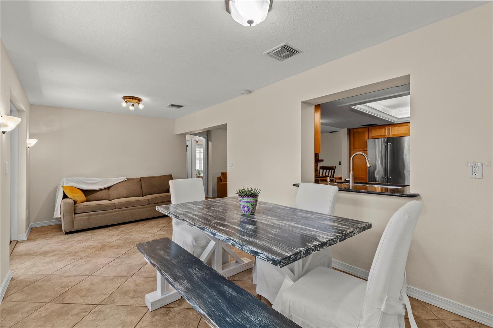 3153 Carlos Dr Property Photo 16
