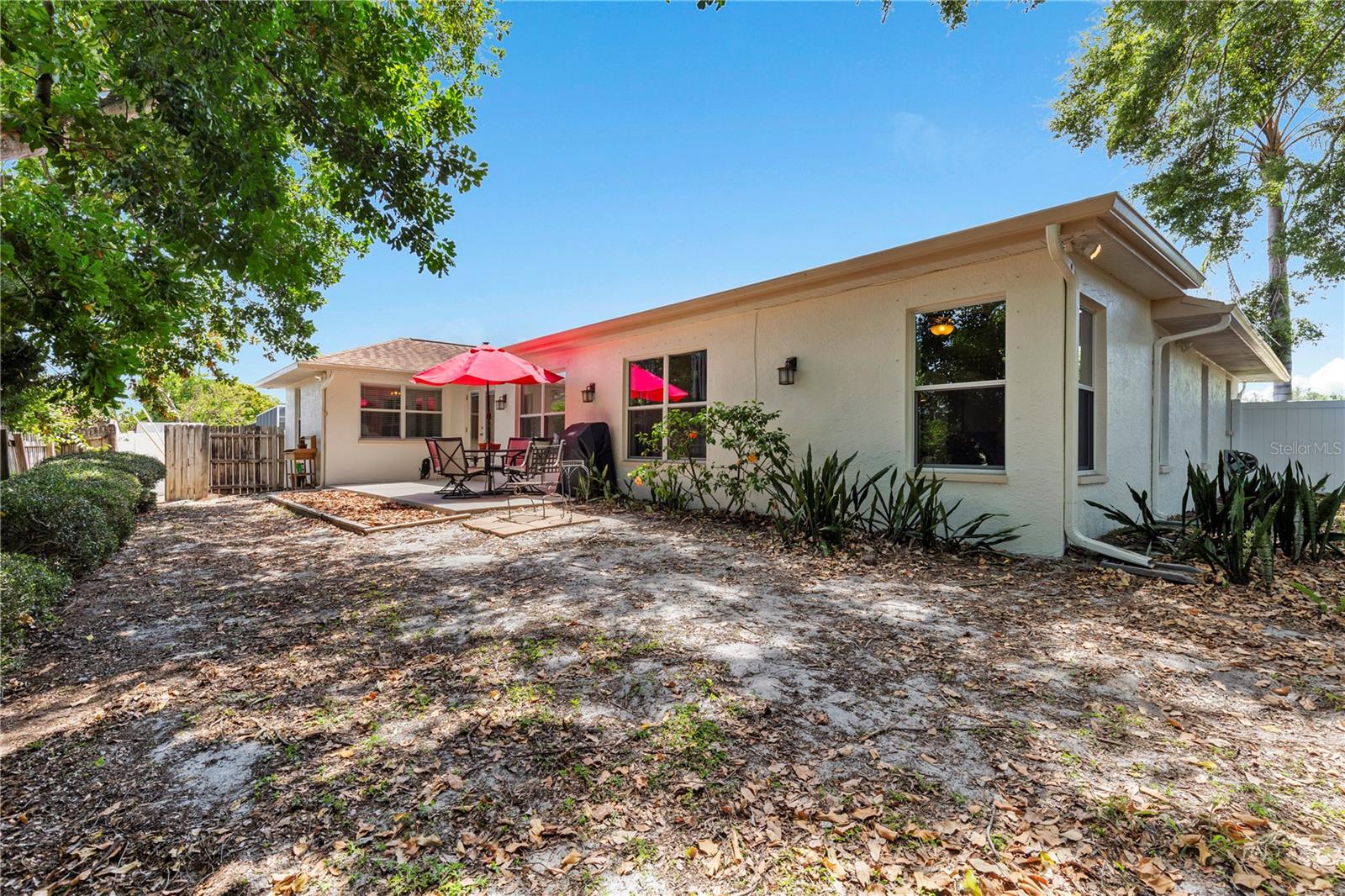 3153 Carlos Dr Property Photo 34