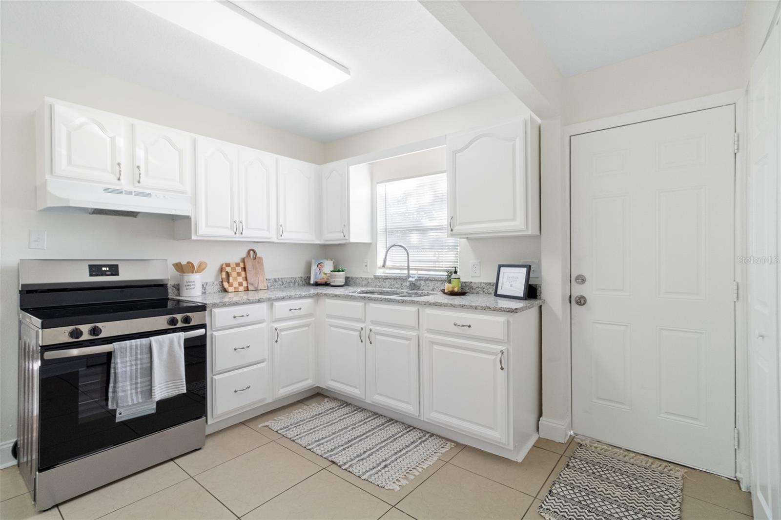 2116 E Ellicott St Property Photo 7