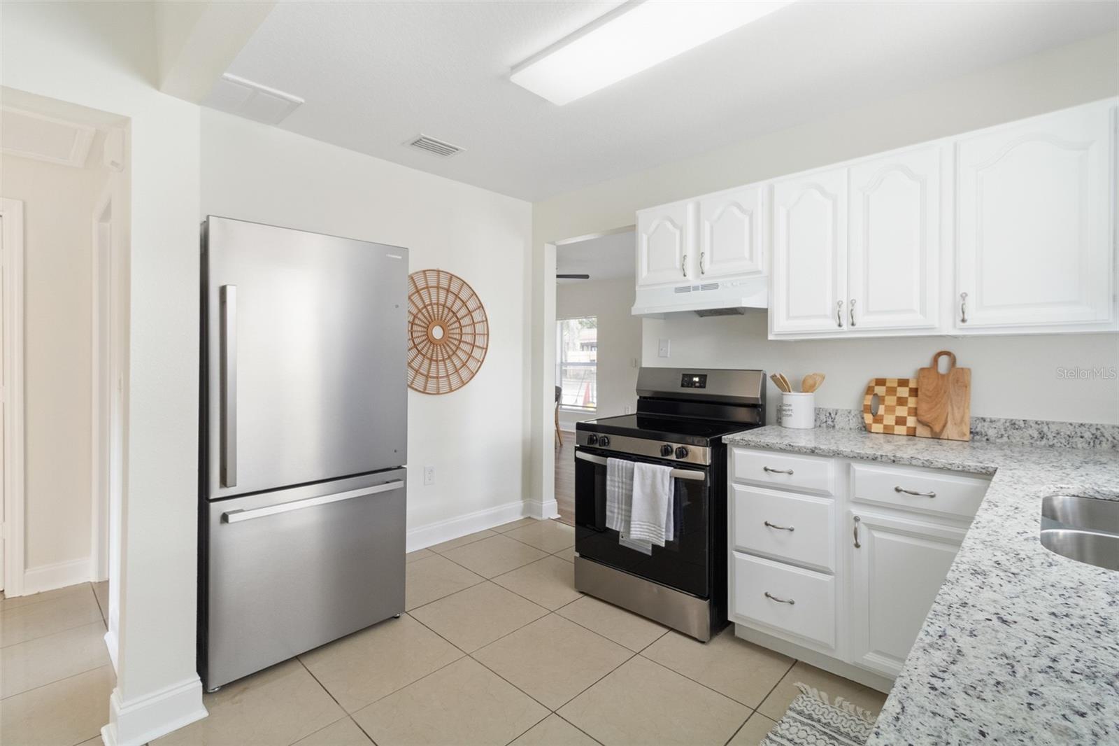 2116 E Ellicott St Property Photo 8