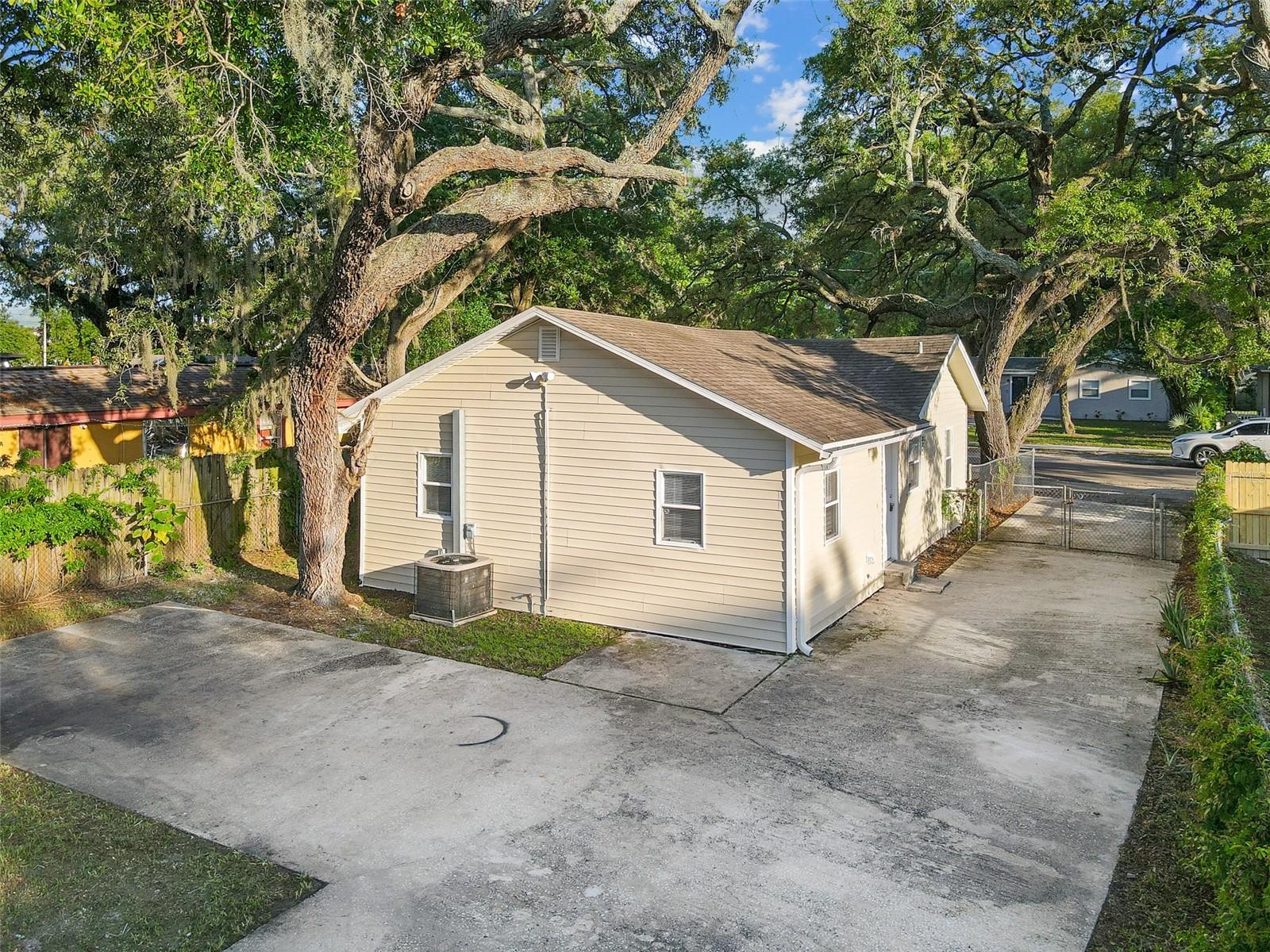 2116 E Ellicott St Property Photo 18