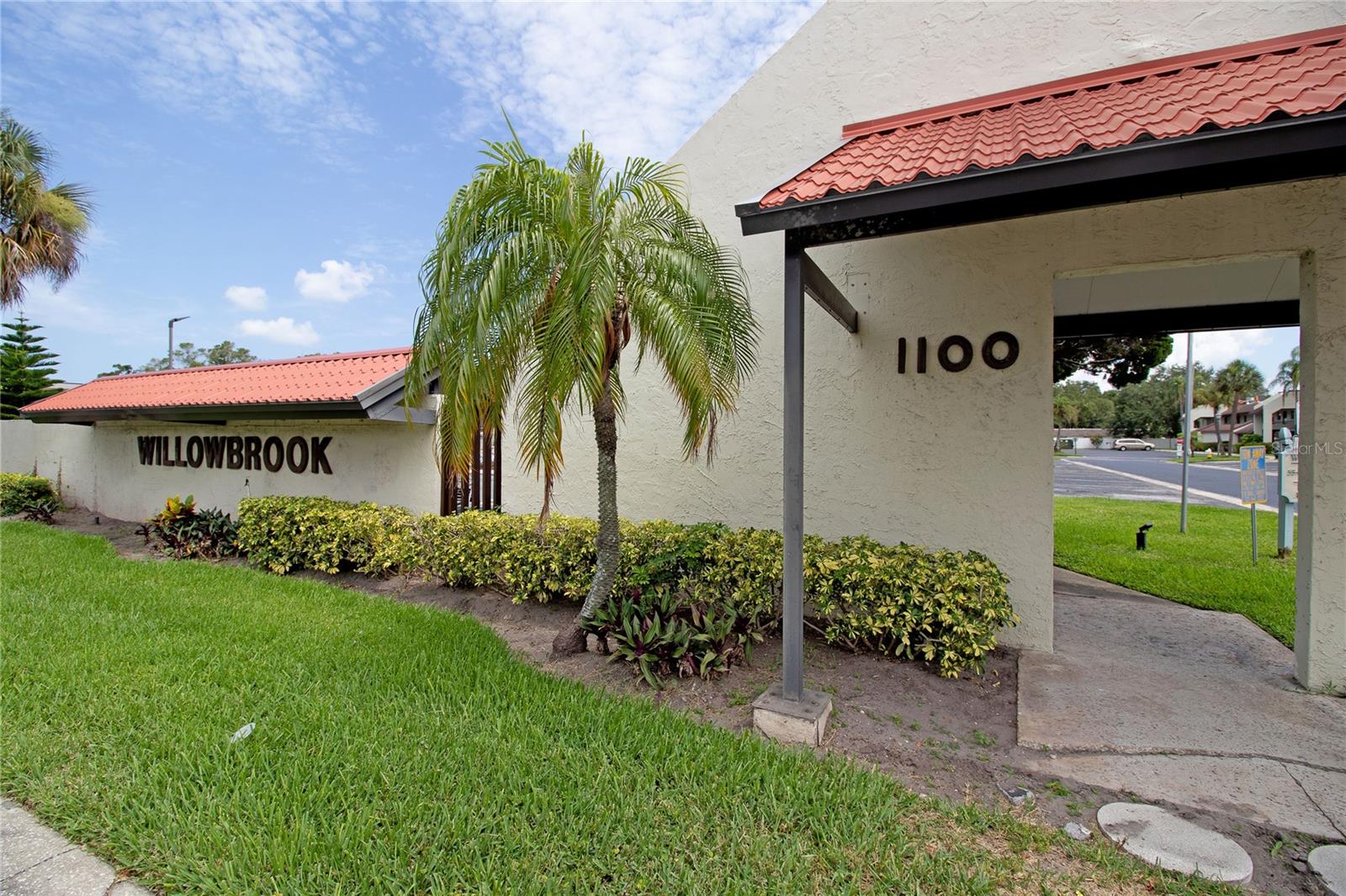 1100 E Bay Dr #104 Property Photo 4