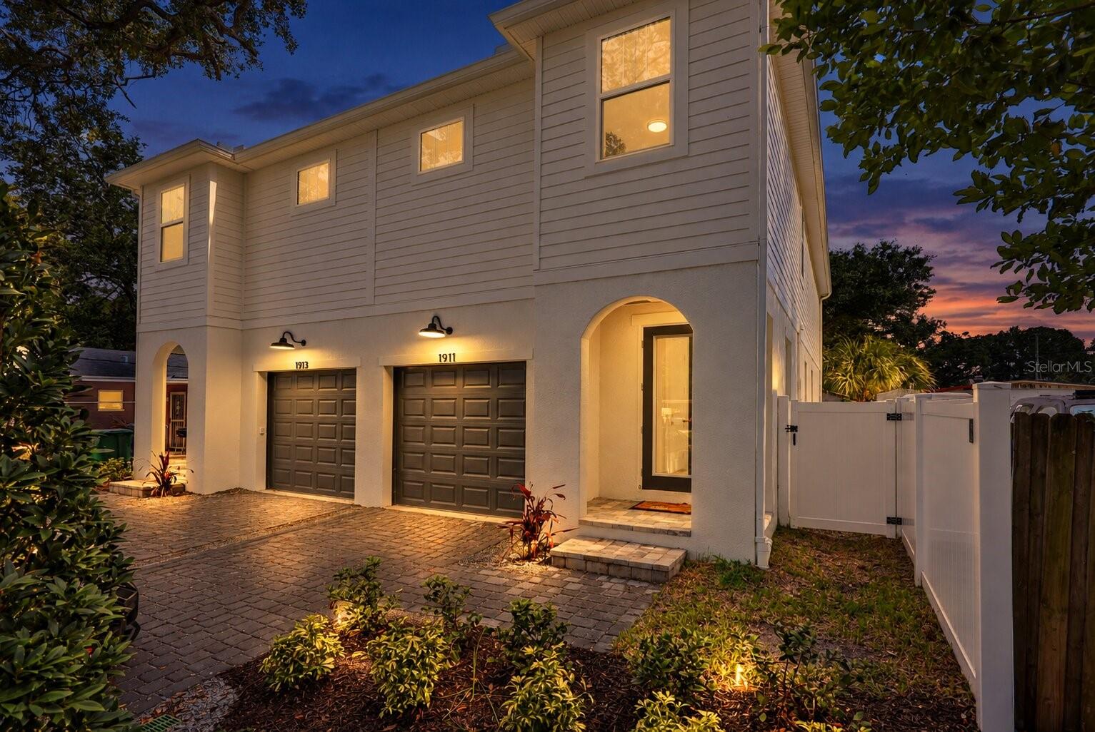 1911 W Beach St Property Photo 1