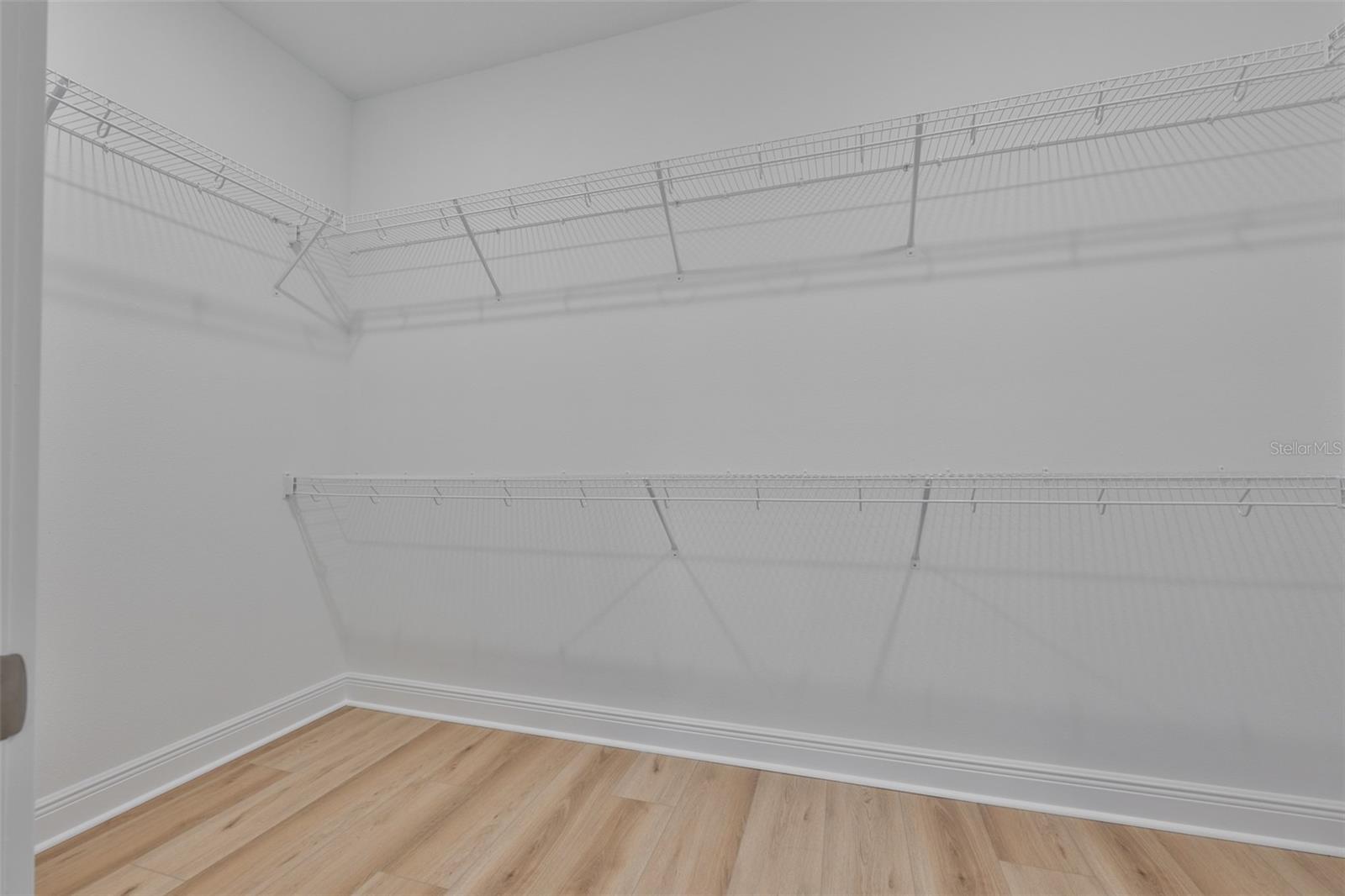 1911 W Beach St Property Photo 19