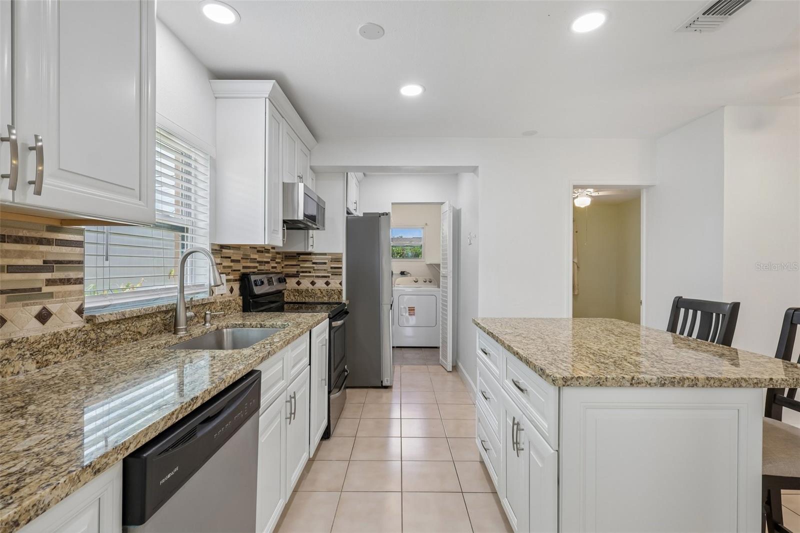 9680 Park Lake Dr N Property Photo 12