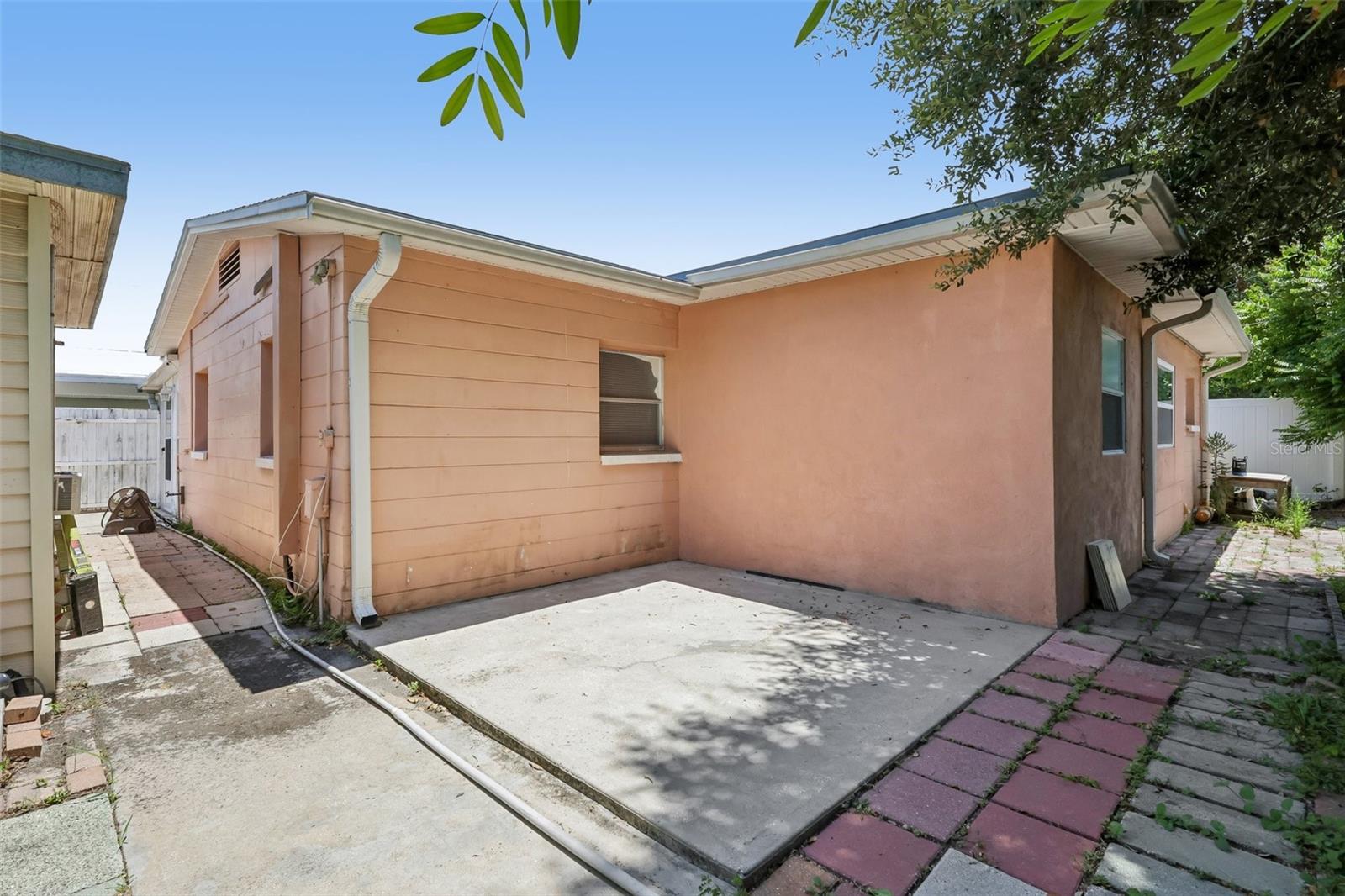 9680 Park Lake Dr N Property Photo 27