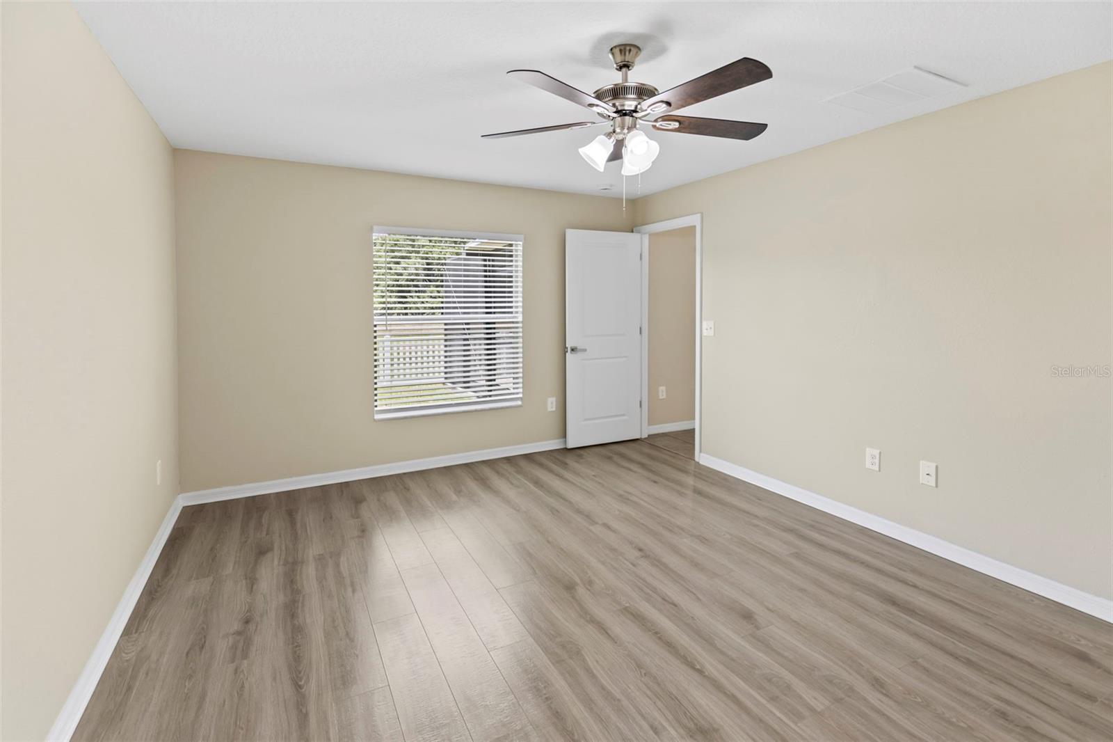 10633 Standing Stone Dr Property Photo 23