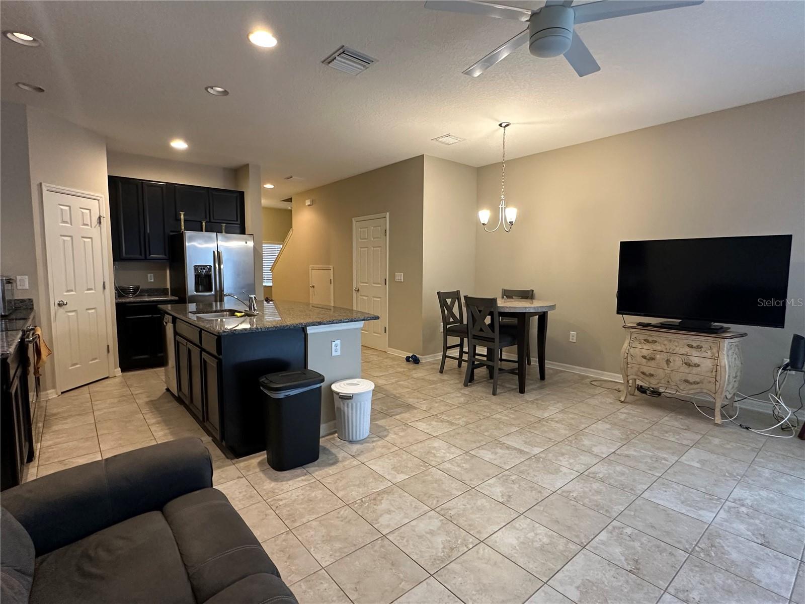 7089 Woodchase Glen Dr Property Photo 7