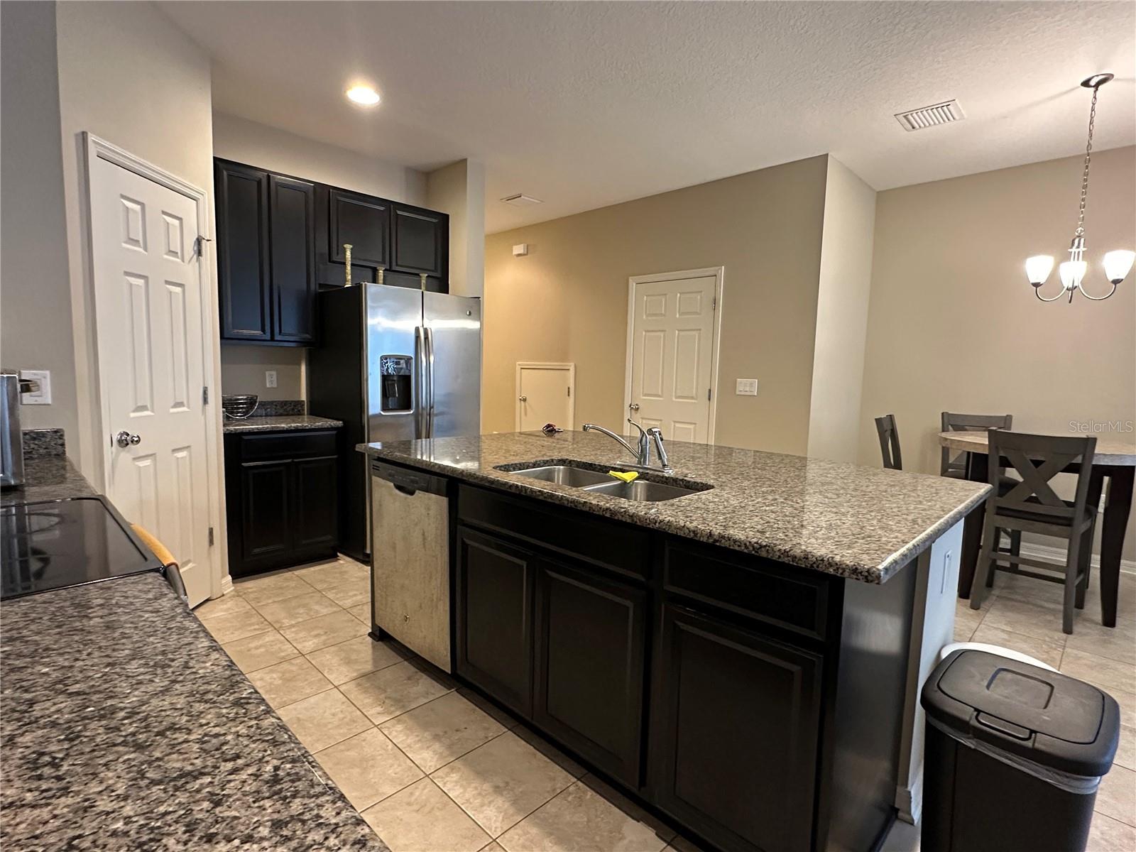 7089 Woodchase Glen Dr Property Photo 9
