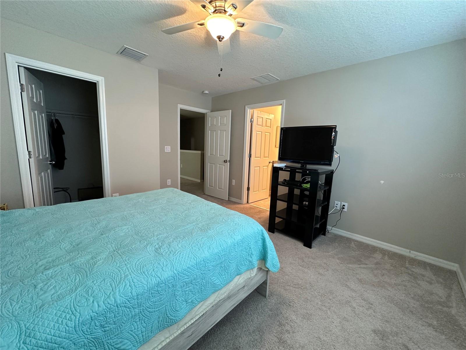 7089 Woodchase Glen Dr Property Photo 15