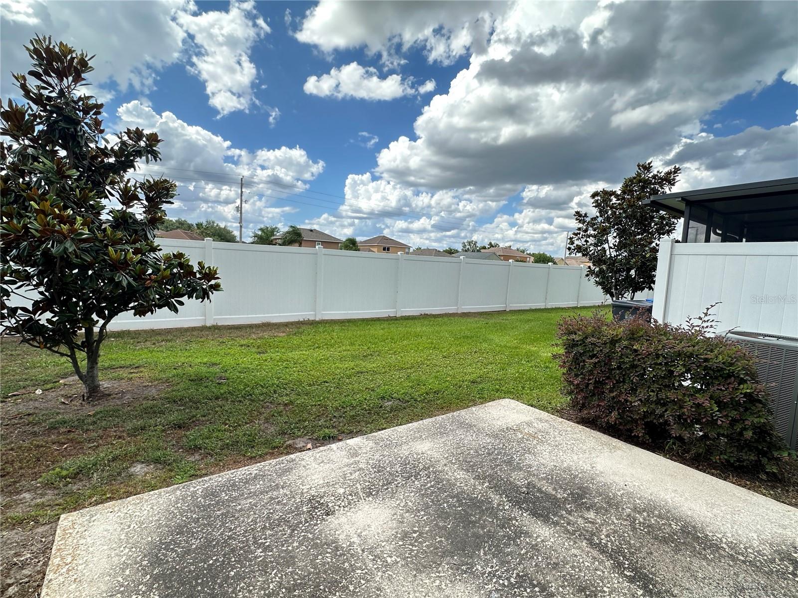 7089 Woodchase Glen Dr Property Photo 24