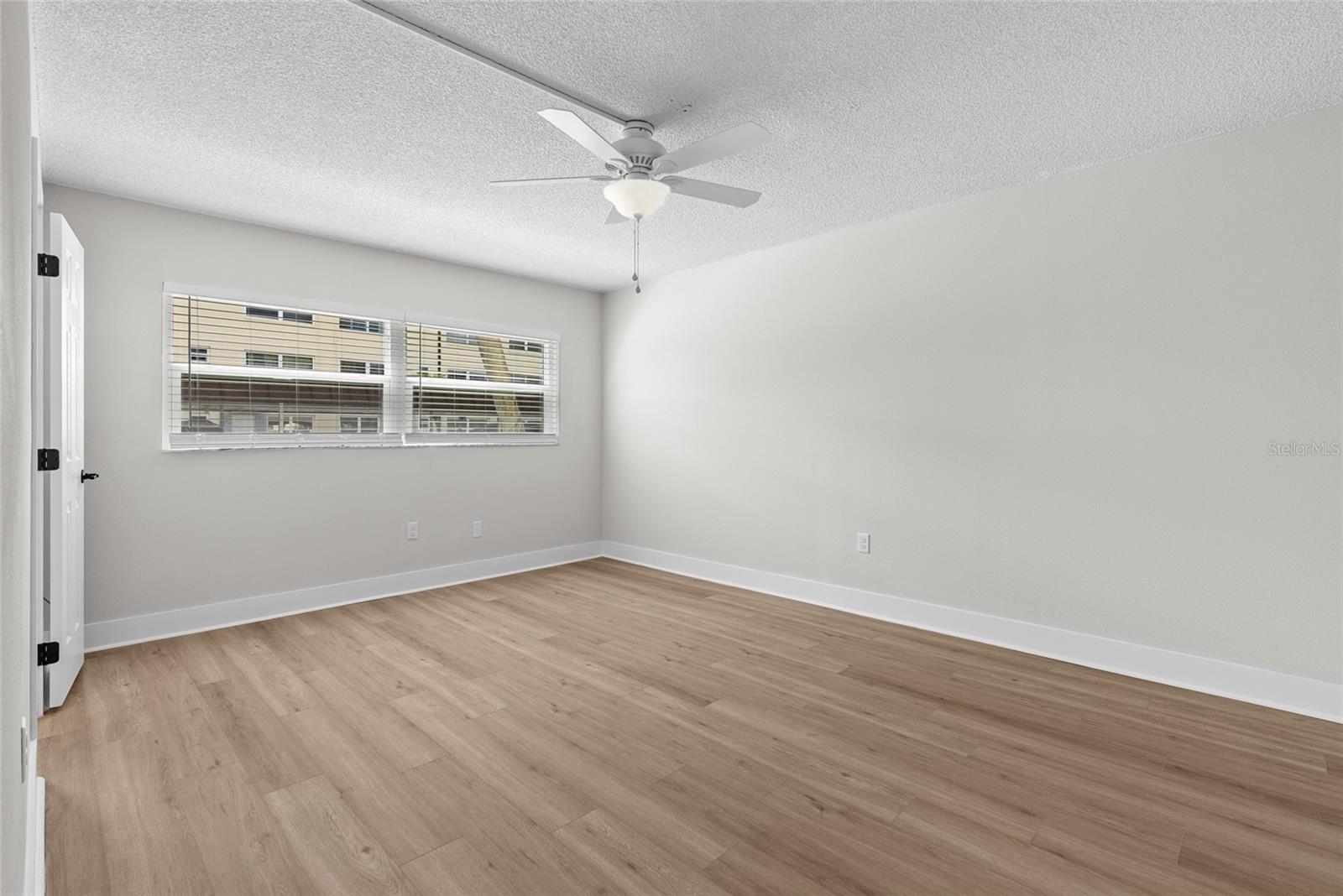 4780 Cove Cir #101 Property Photo 12