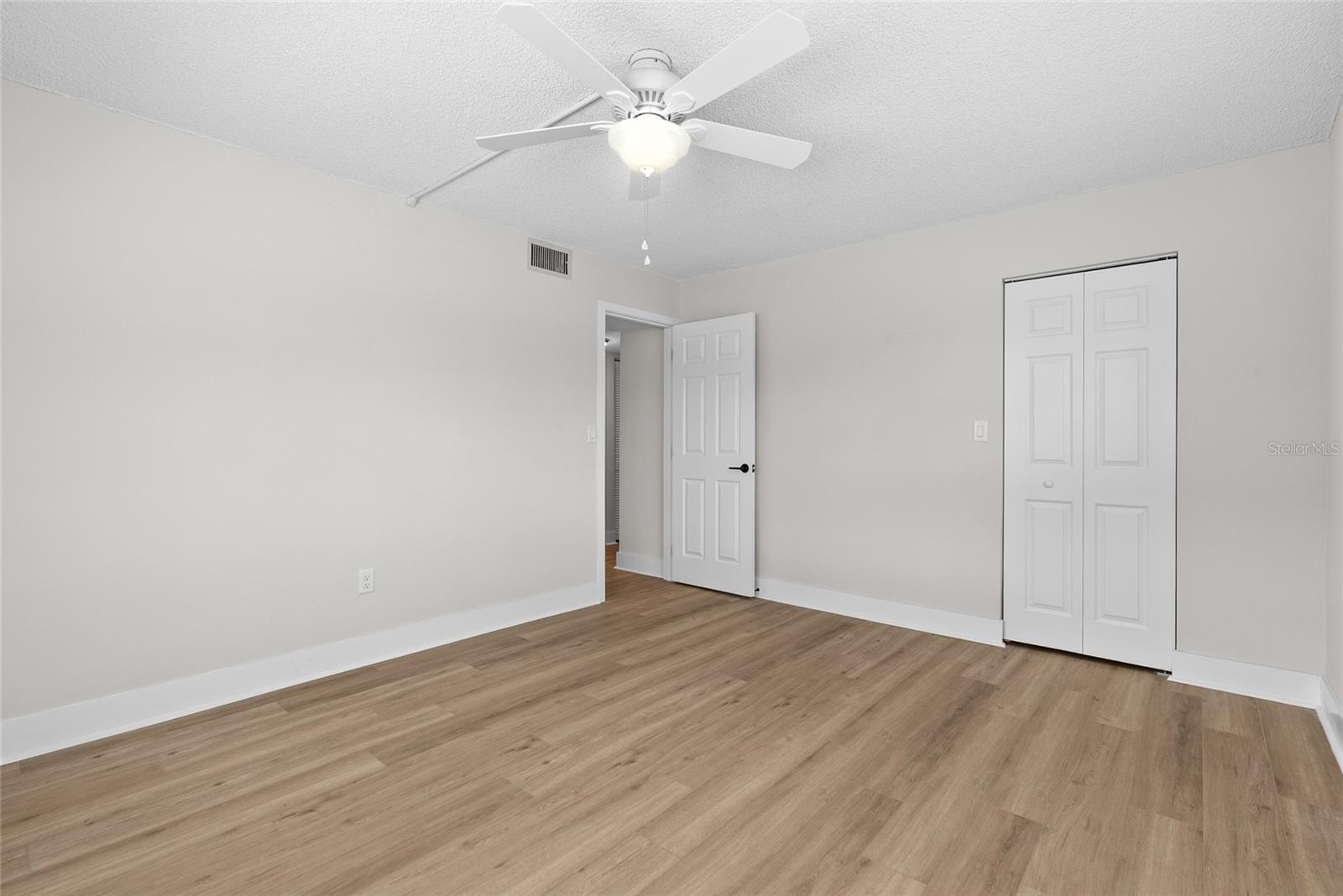 4780 Cove Cir #101 Property Photo 21