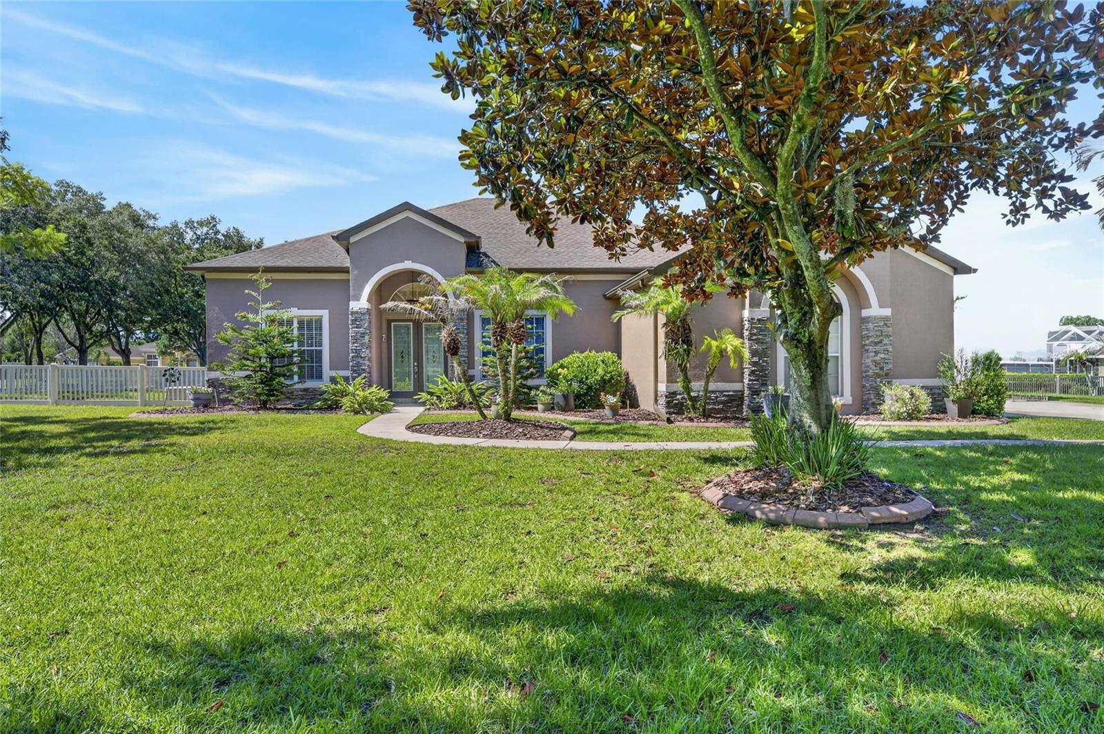 209 FOREST BREEZE AVE