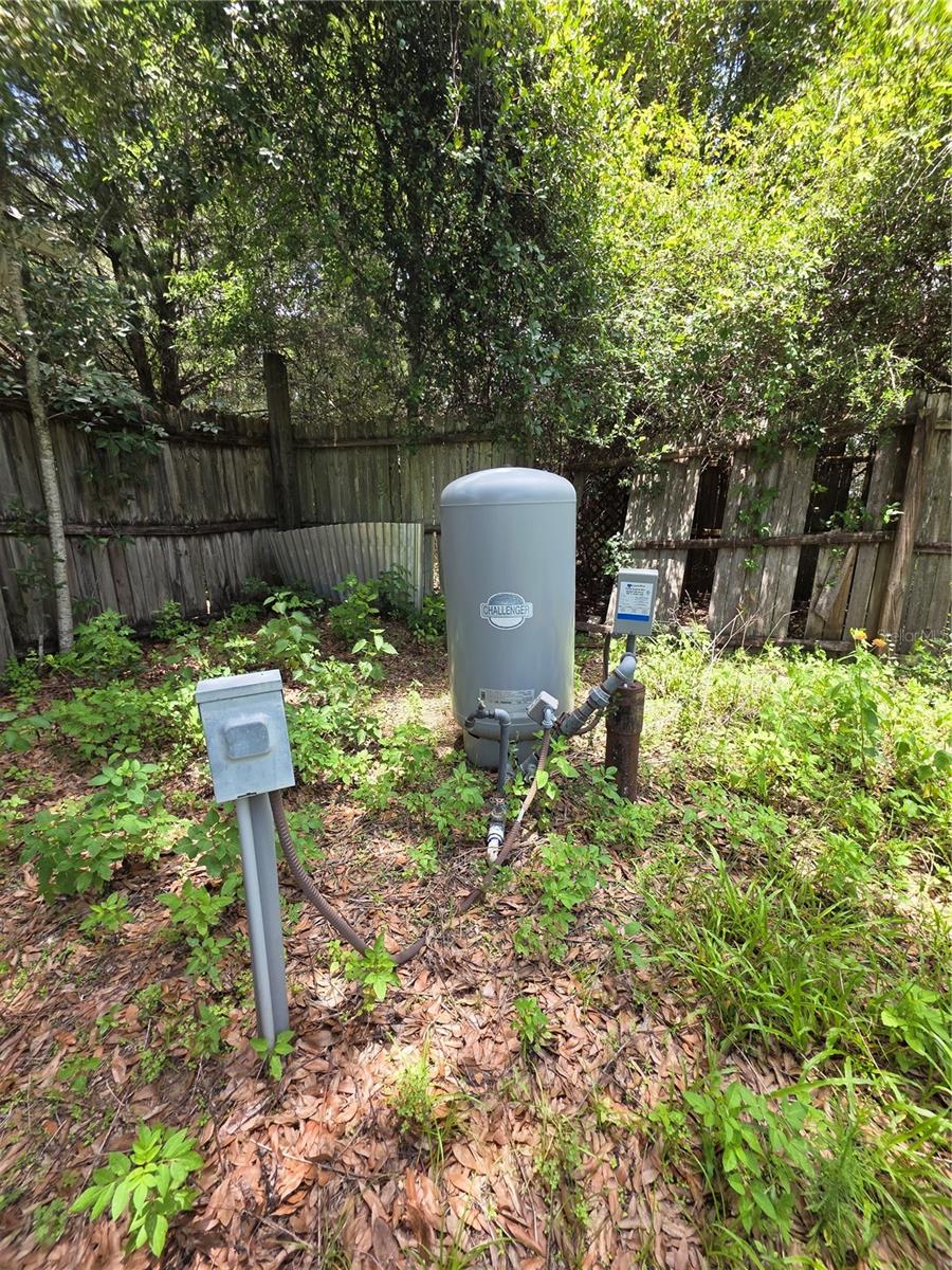 8443 Hamster Dr Property Photo 4
