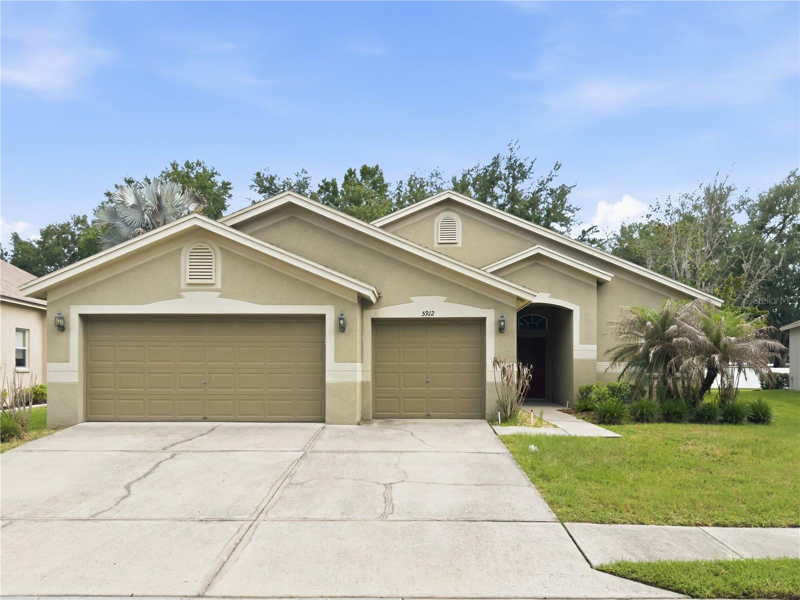 5912 BRAMBLE BUSH CT Property Photo 1
