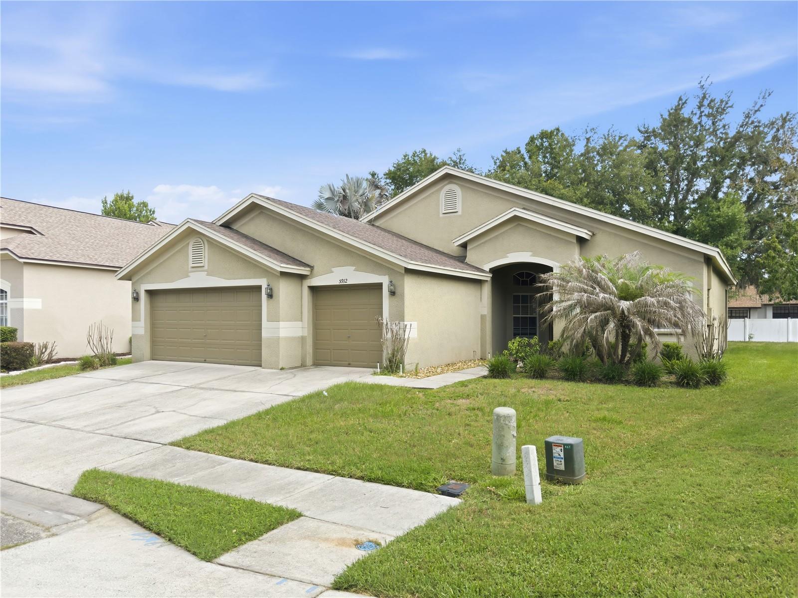 5912 Bramble Bush Ct Property Photo 2