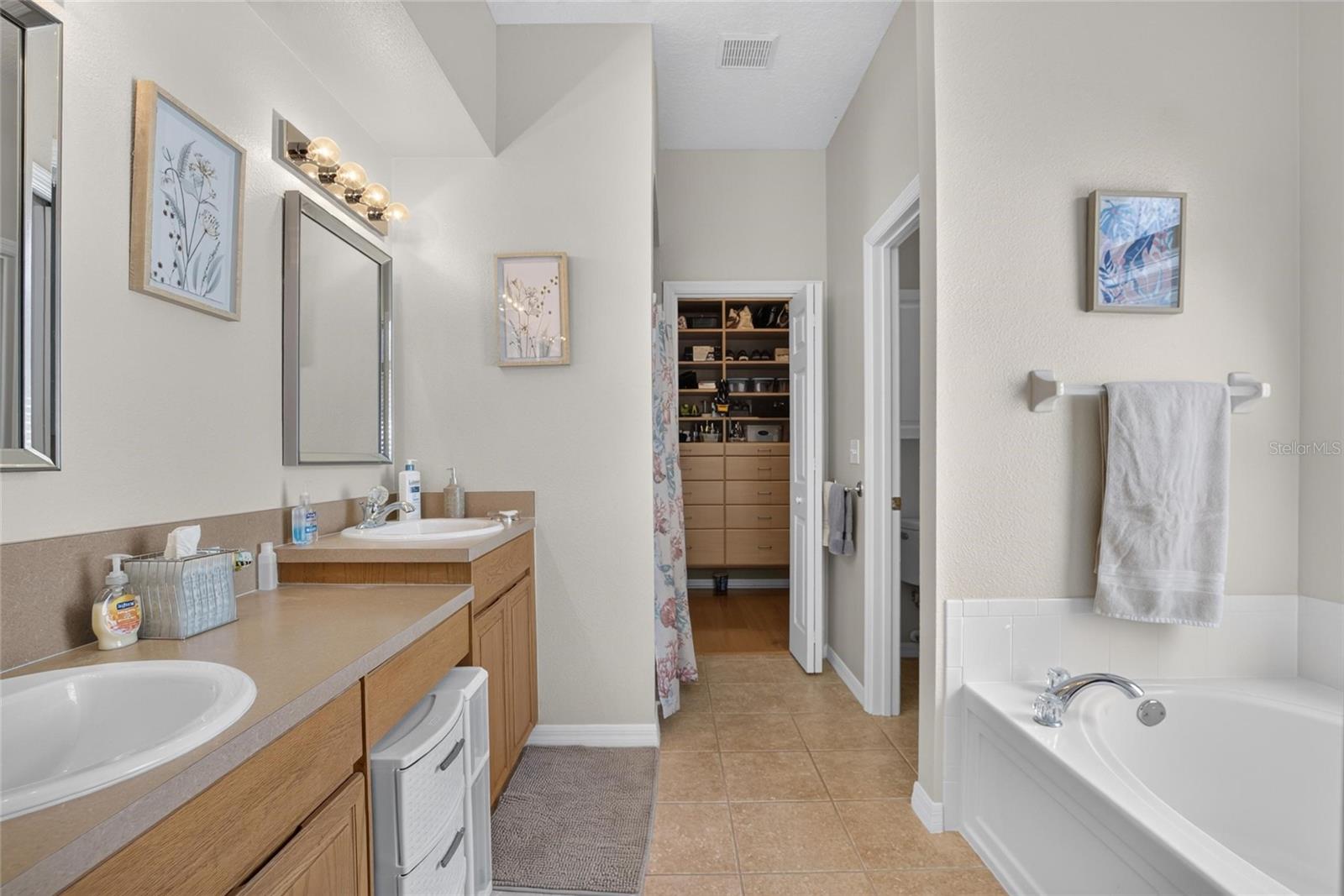 11115 Silver Dancer Dr Property Photo 23