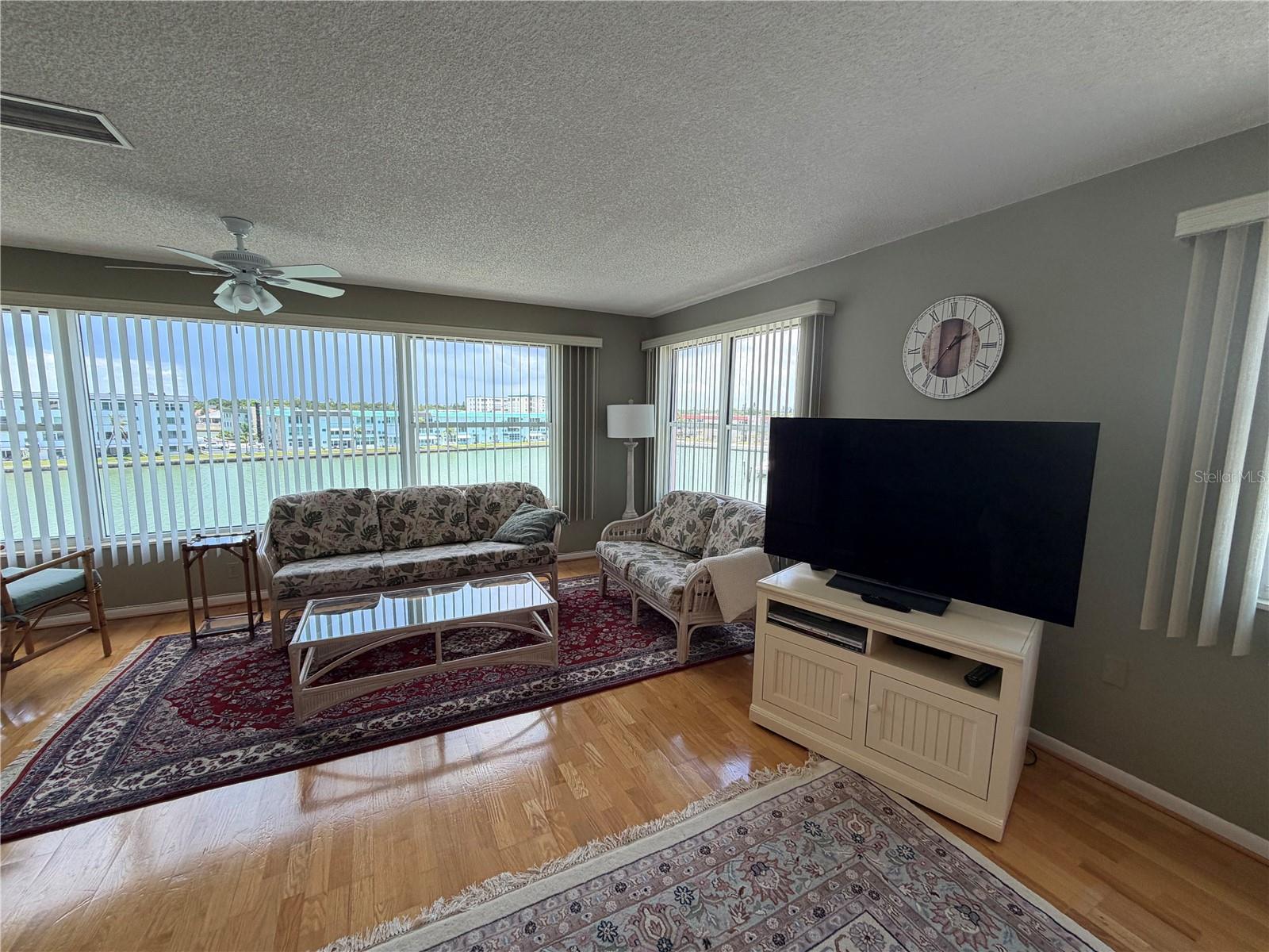 6025 Shore Blvd S #415 Property Photo 4