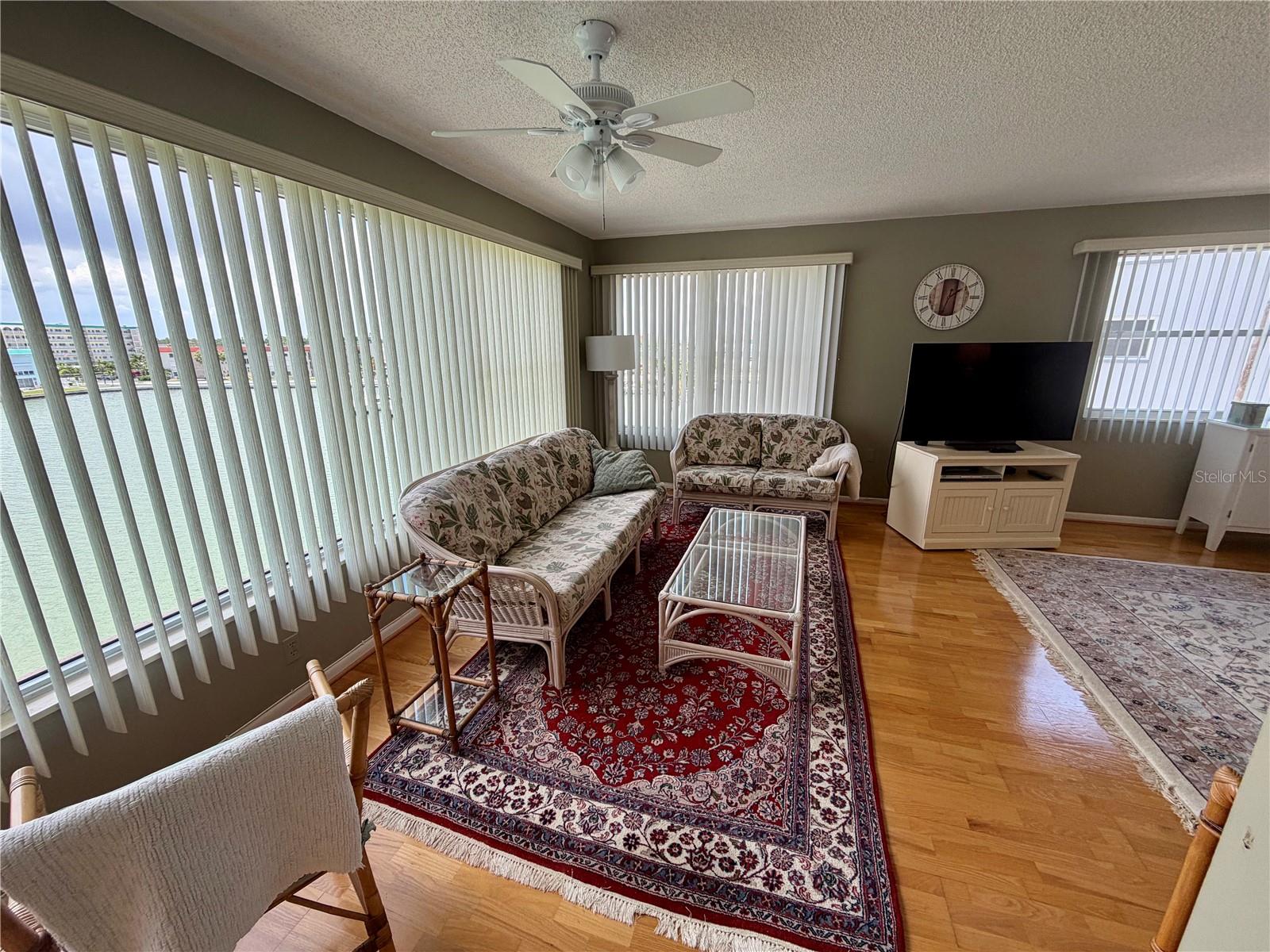 6025 Shore Blvd S #415 Property Photo 5