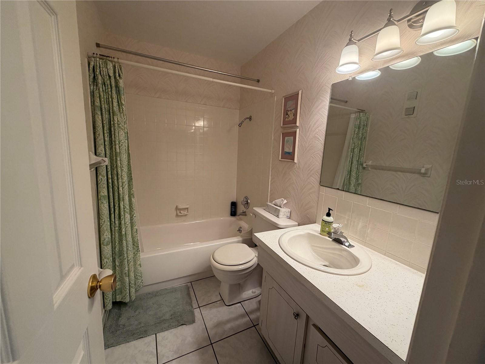 6025 Shore Blvd S #415 Property Photo 9
