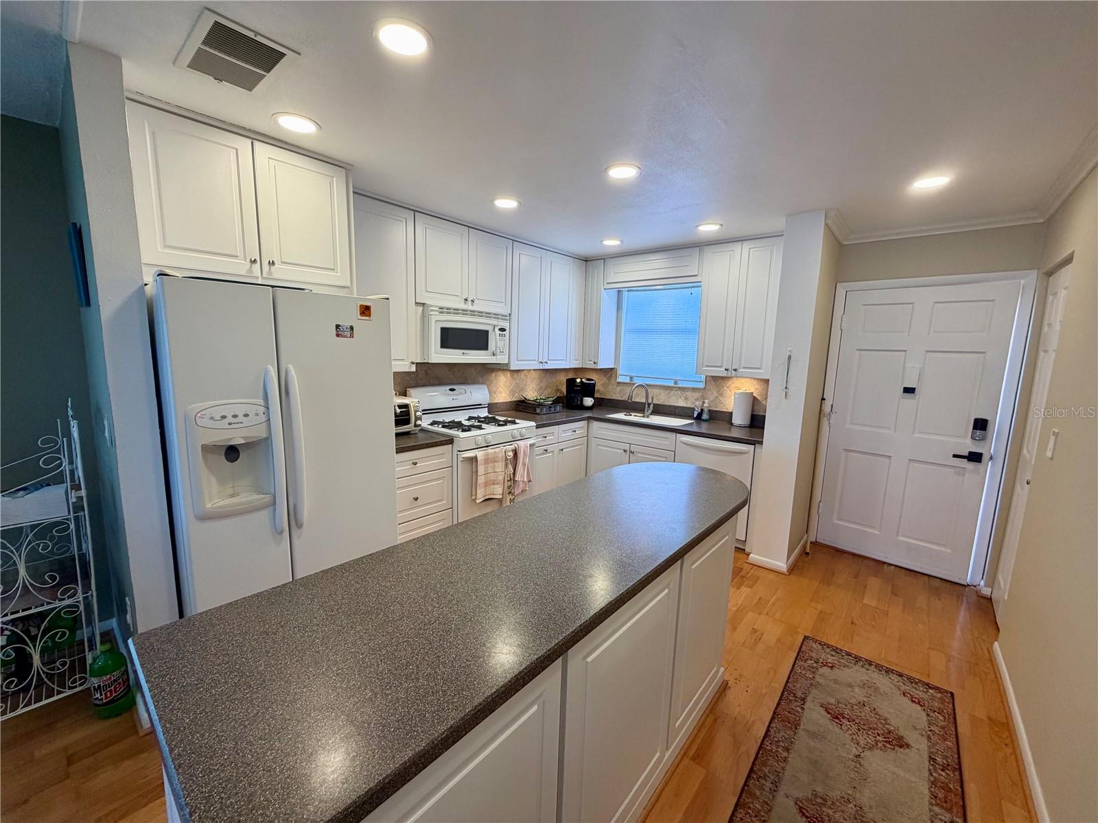 6025 Shore Blvd S #415 Property Photo 13