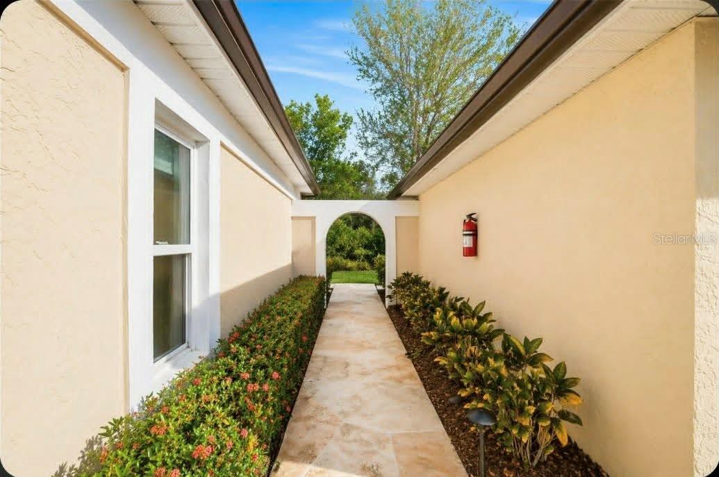1203 Saxony Cir #a Property Photo 13