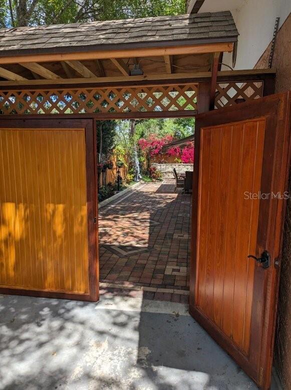 1602 Amberlea Dr S Property Photo 2