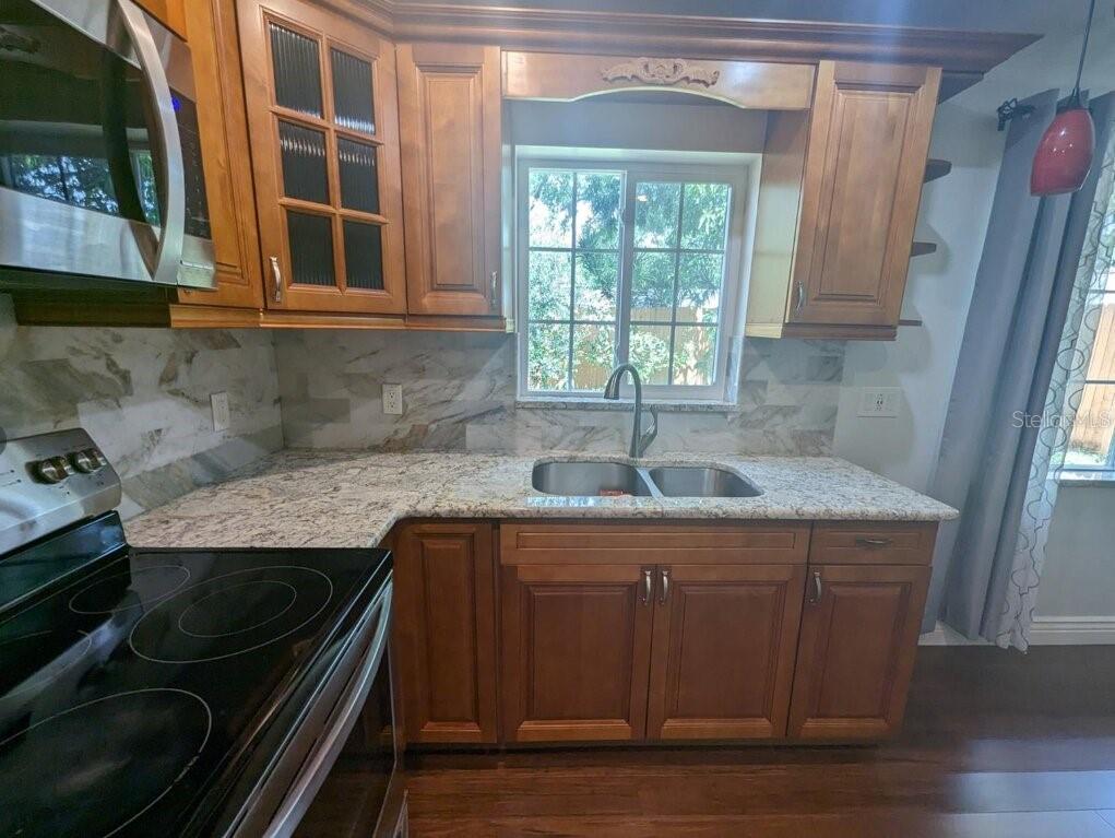 1602 Amberlea Dr S Property Photo 8