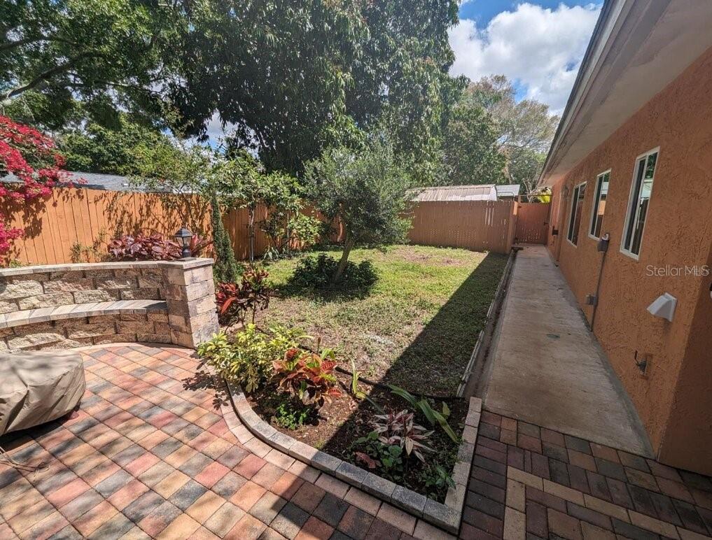 1602 Amberlea Dr S Property Photo 9