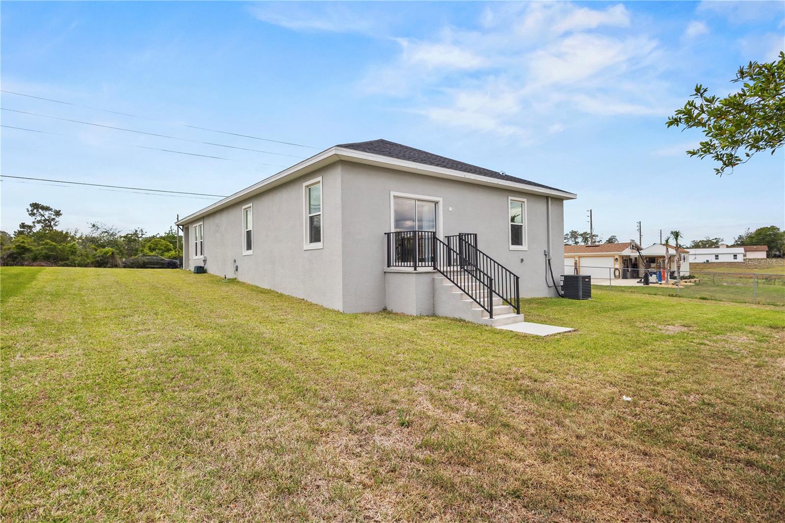 9211 Northcliffe Blvd Property Photo 3