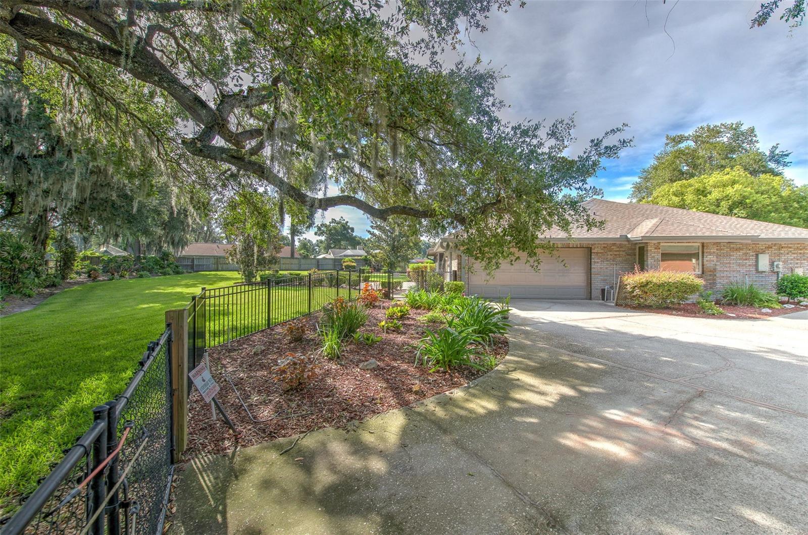 2102 Whitlock Pl Property Photo 42