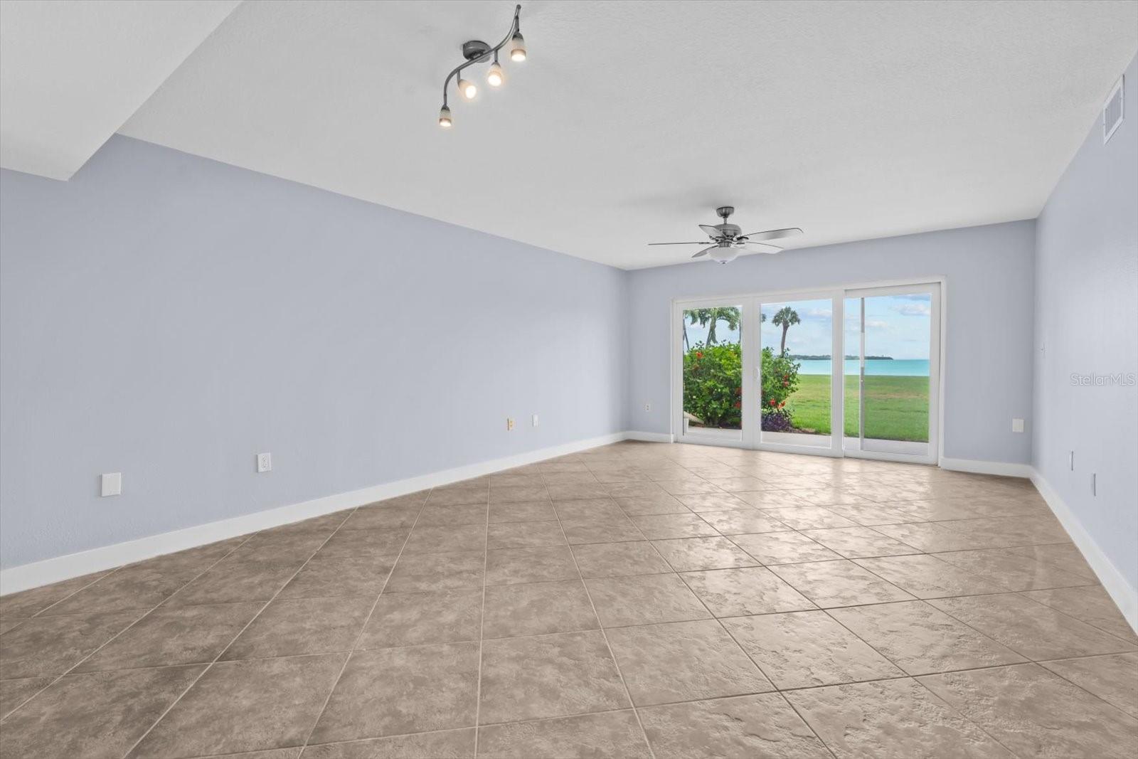 7530 Sunshine Skyway Ln S #t30 Property Photo 6