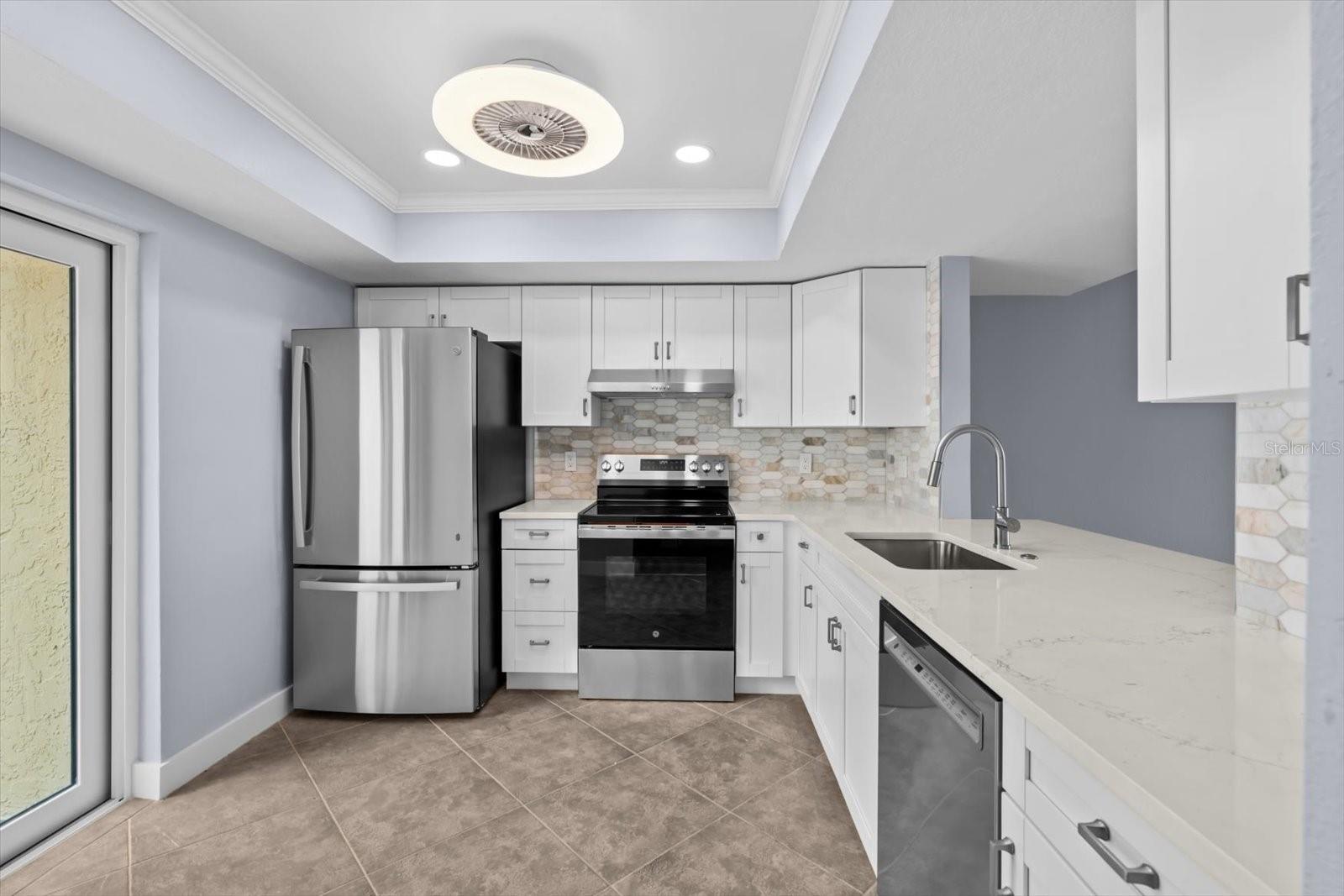 7530 Sunshine Skyway Ln S #t30 Property Photo 7