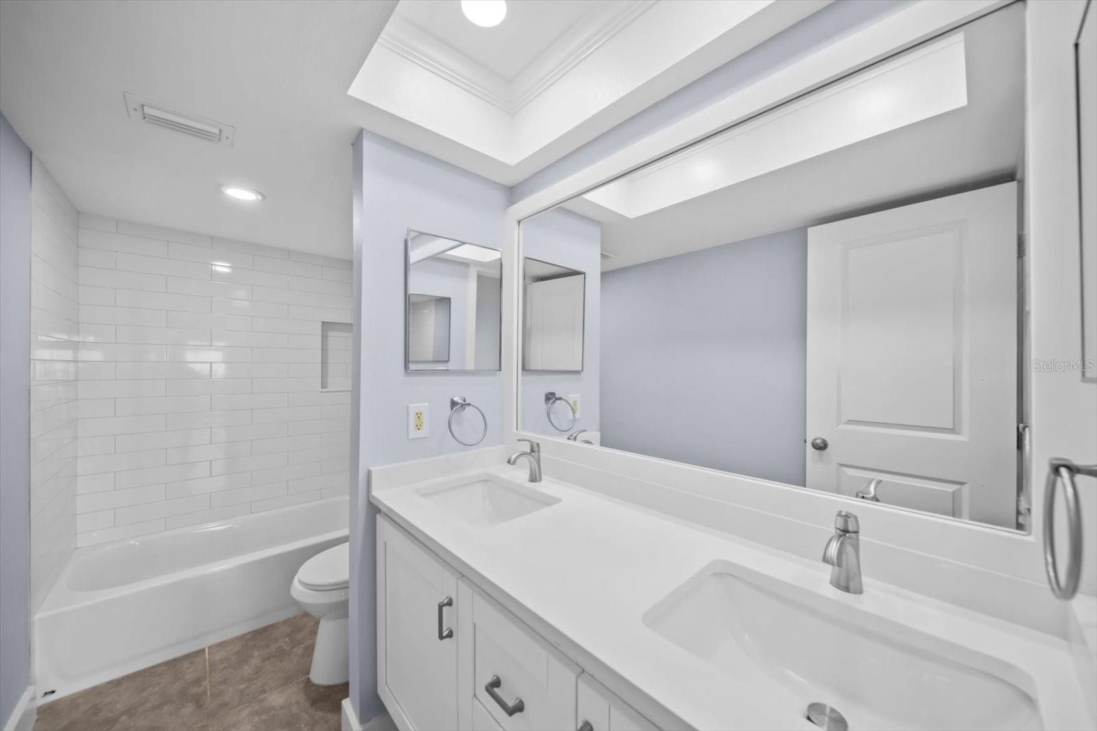 7530 Sunshine Skyway Ln S #t30 Property Photo 16