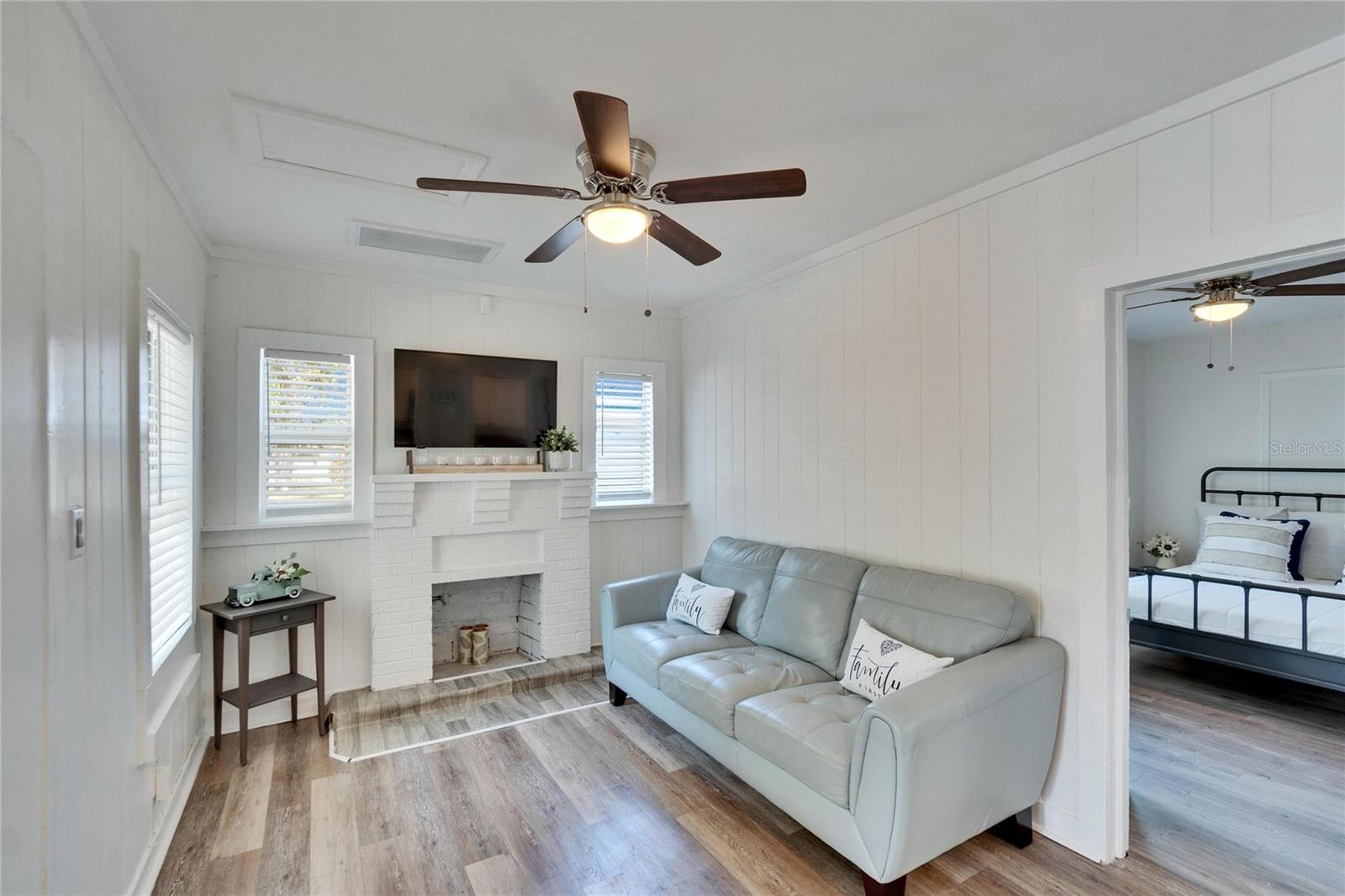 1138 Howard St Property Photo 4