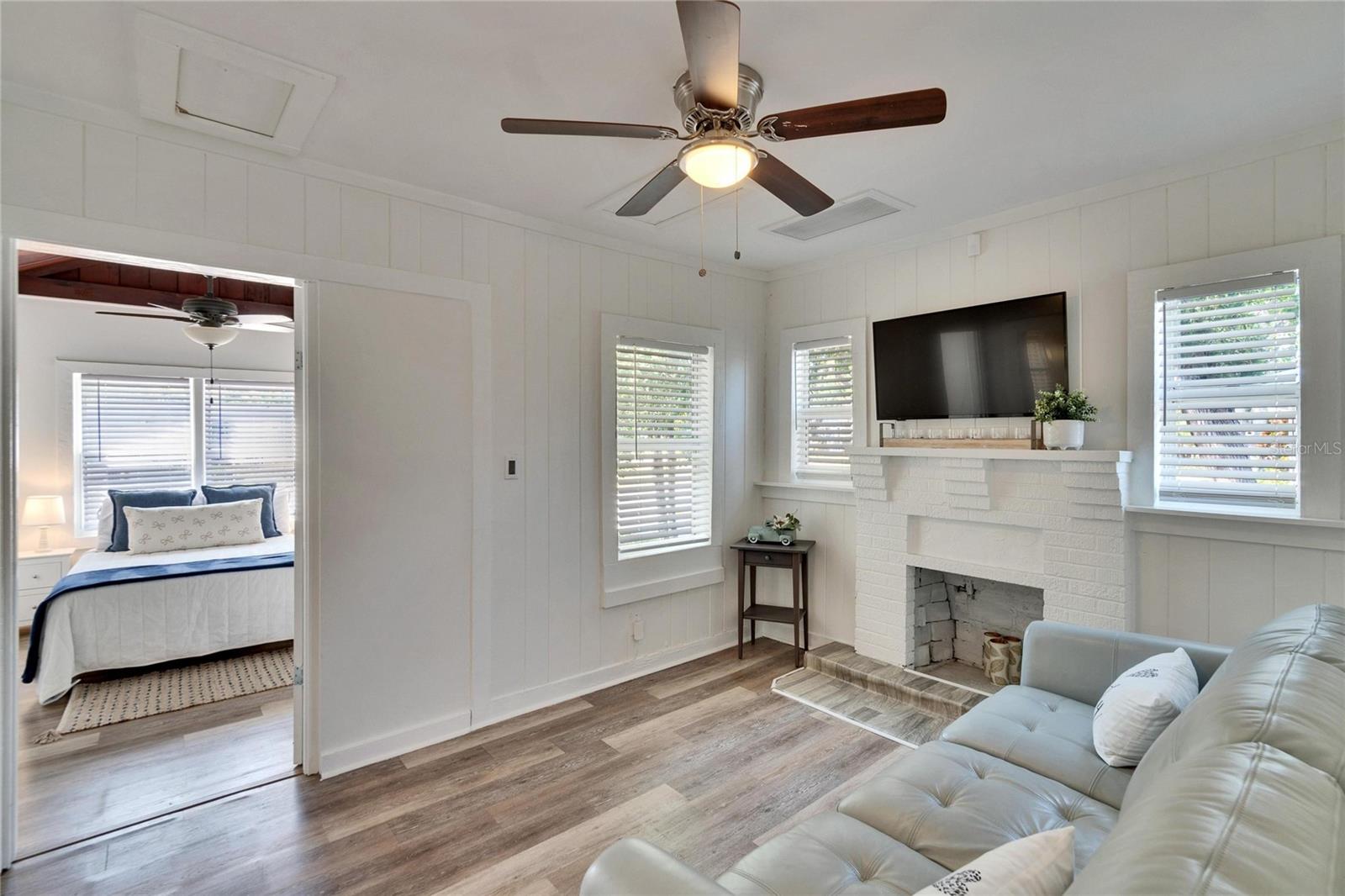 1138 Howard St Property Photo 5