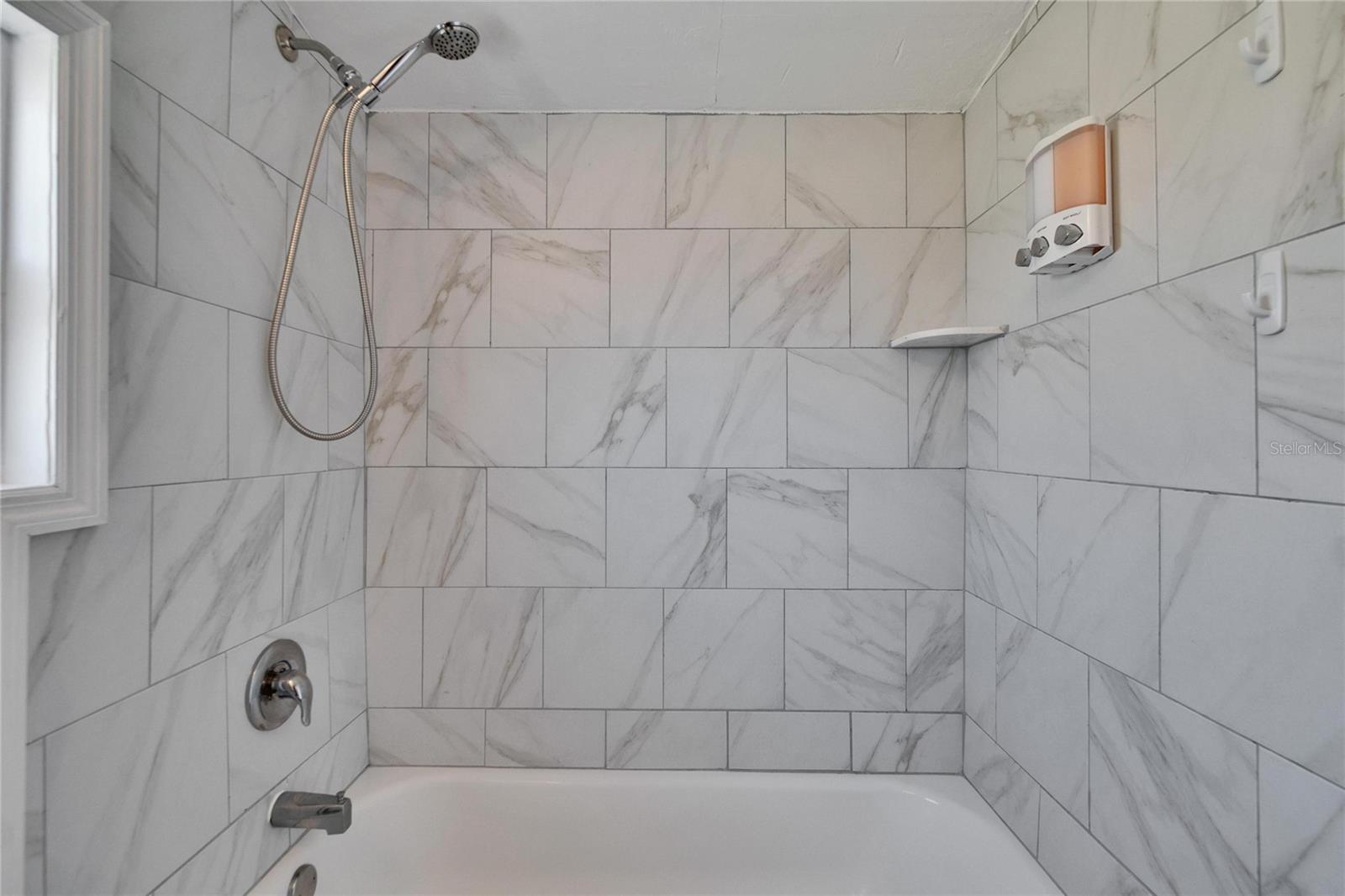 1138 Howard St Property Photo 14