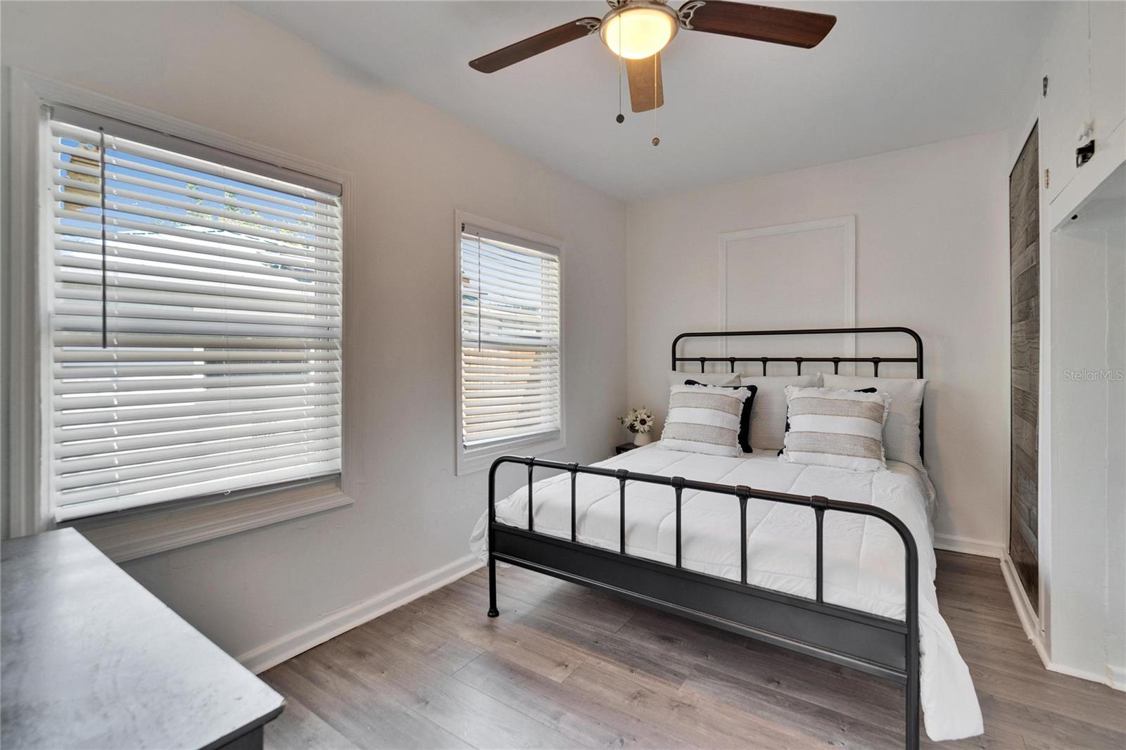 1138 Howard St Property Photo 15