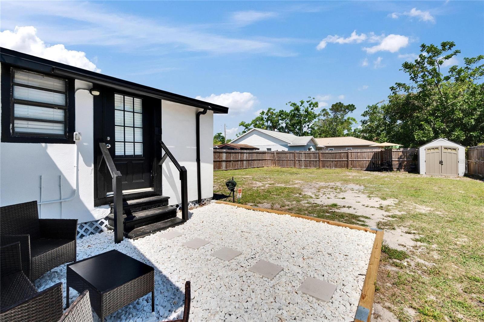 1138 Howard St Property Photo 22
