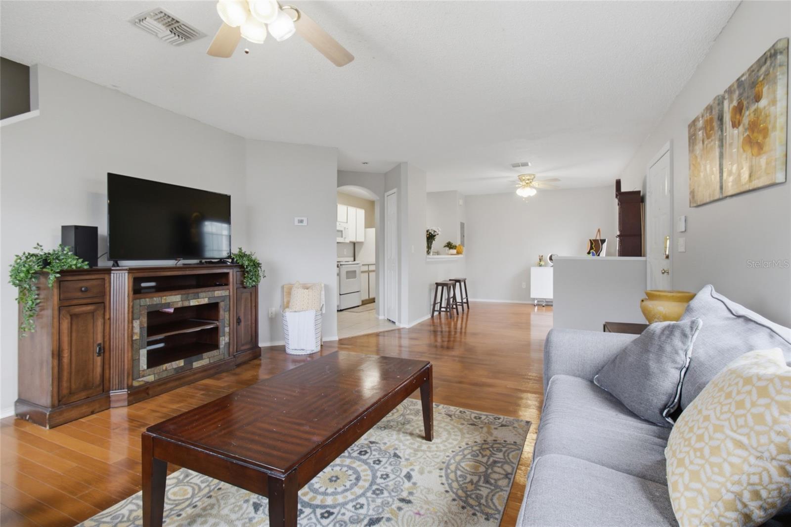 1328 Twilridge Pl Property Photo 2