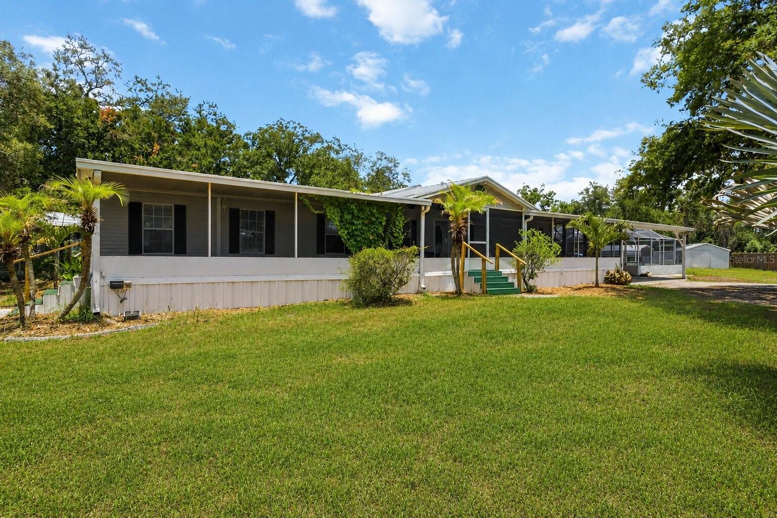 12104 Woodside Dr Property Photo 1